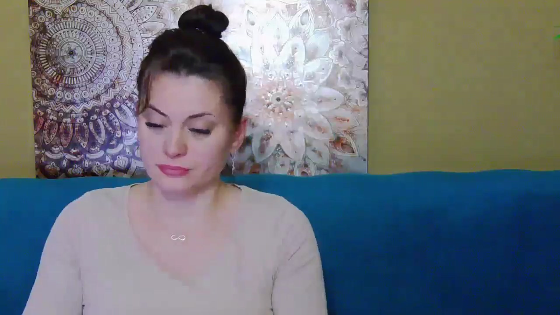 Gallery image thumbnail from ForeverChic's myfreecams stream on, 11/30/2024, 08:47 image 10 of 20