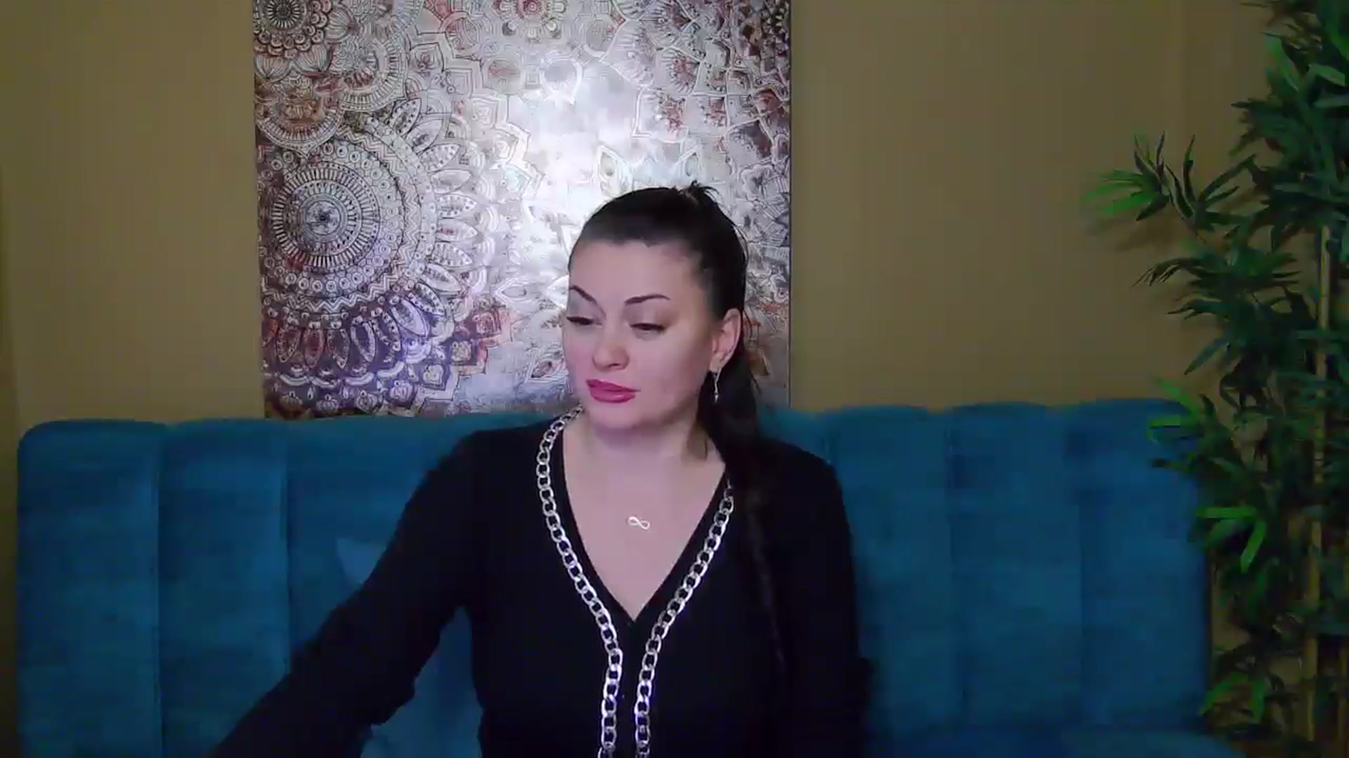 Gallery image thumbnail from ForeverChic's myfreecams stream on, 12/04/2024, 11:35 image 6 of 20