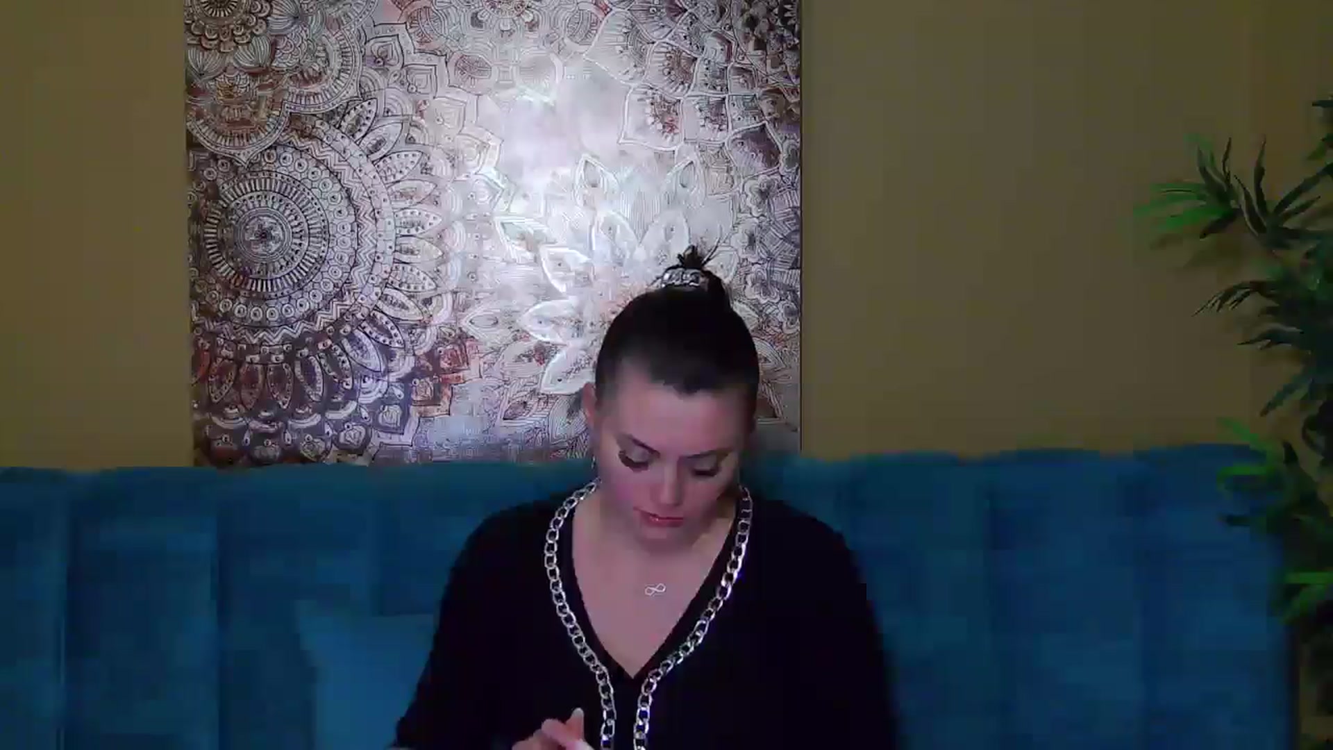Gallery image thumbnail from ForeverChic's myfreecams stream on, 12/04/2024, 13:44 image 2 of 20