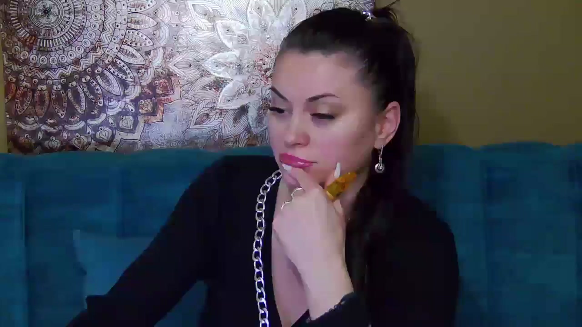 Gallery image thumbnail from ForeverChic's myfreecams stream on, 12/04/2024, 13:44 image 7 of 20