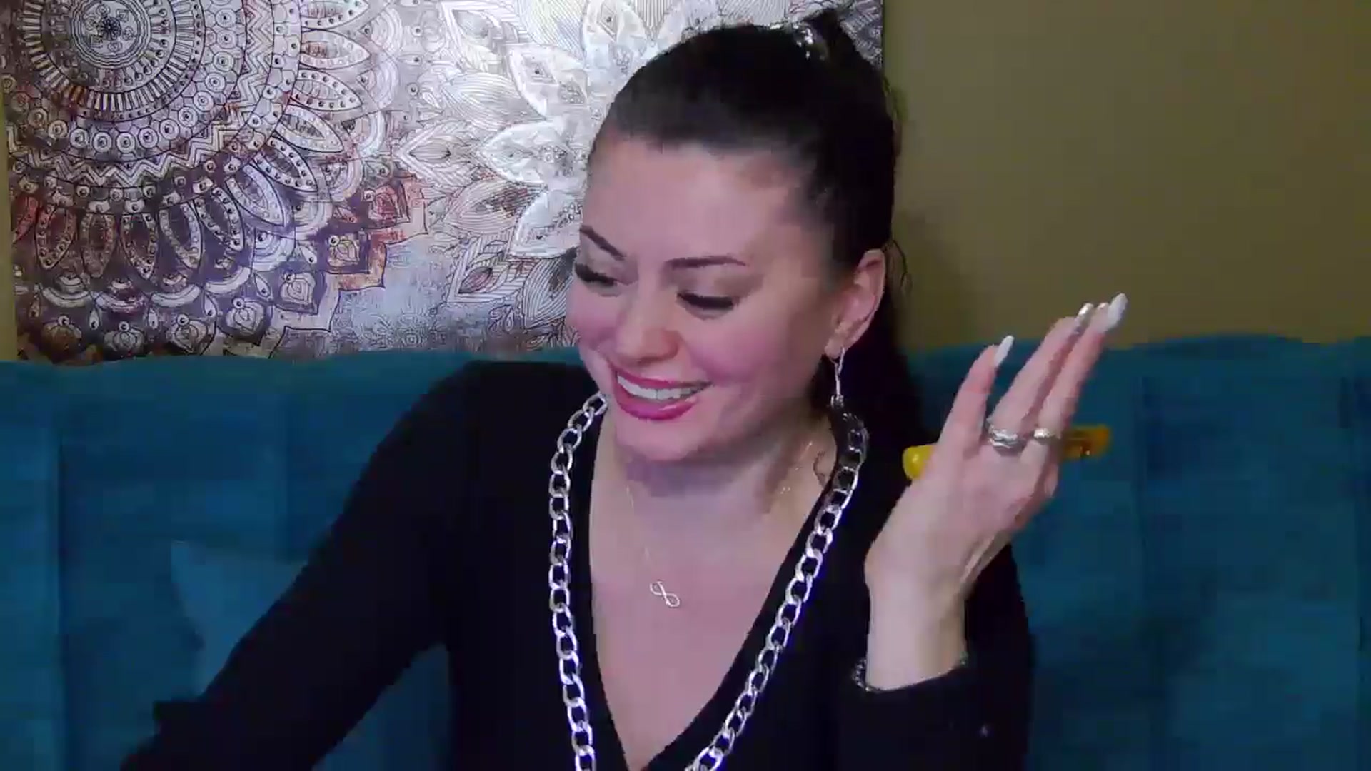 Gallery image thumbnail from ForeverChic's myfreecams stream on, 12/04/2024, 13:44 image 6 of 20