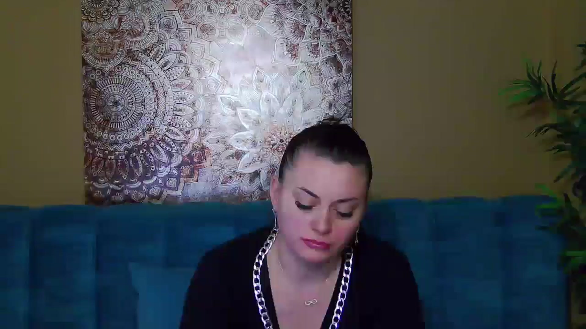 Gallery image thumbnail from ForeverChic's myfreecams stream on, 12/04/2024, 13:44 image 1 of 20