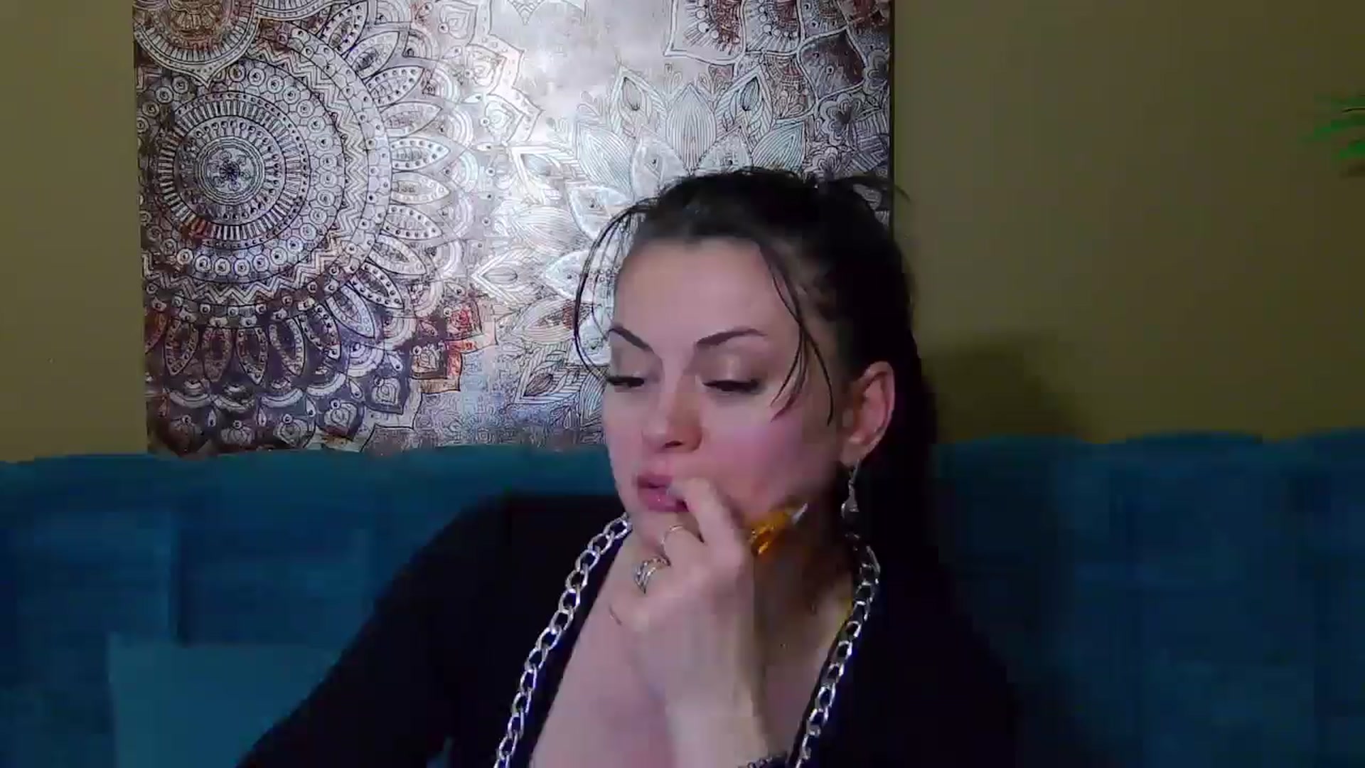 Gallery image thumbnail from ForeverChic's myfreecams stream on, 12/04/2024, 16:07 image 17 of 20