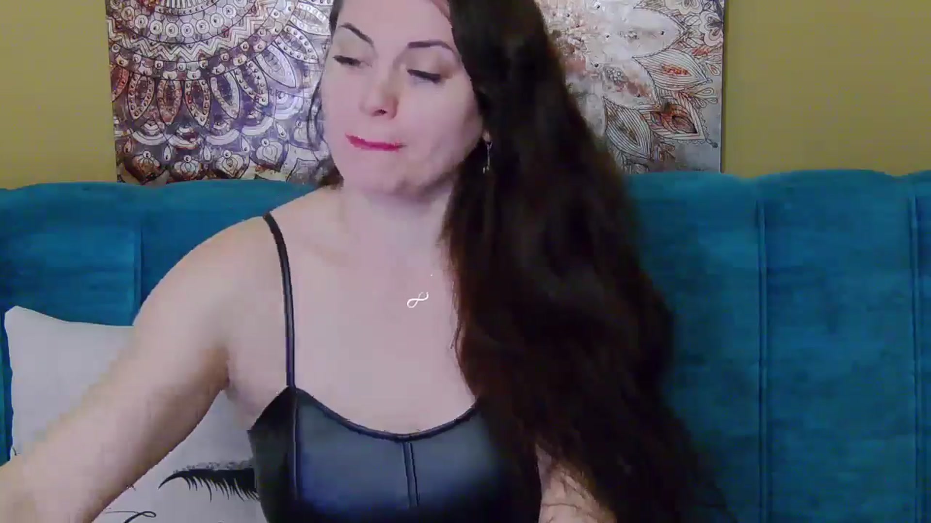 Gallery image thumbnail from ForeverChic's myfreecams stream on, 12/20/2024, 13:40 image 16 of 20