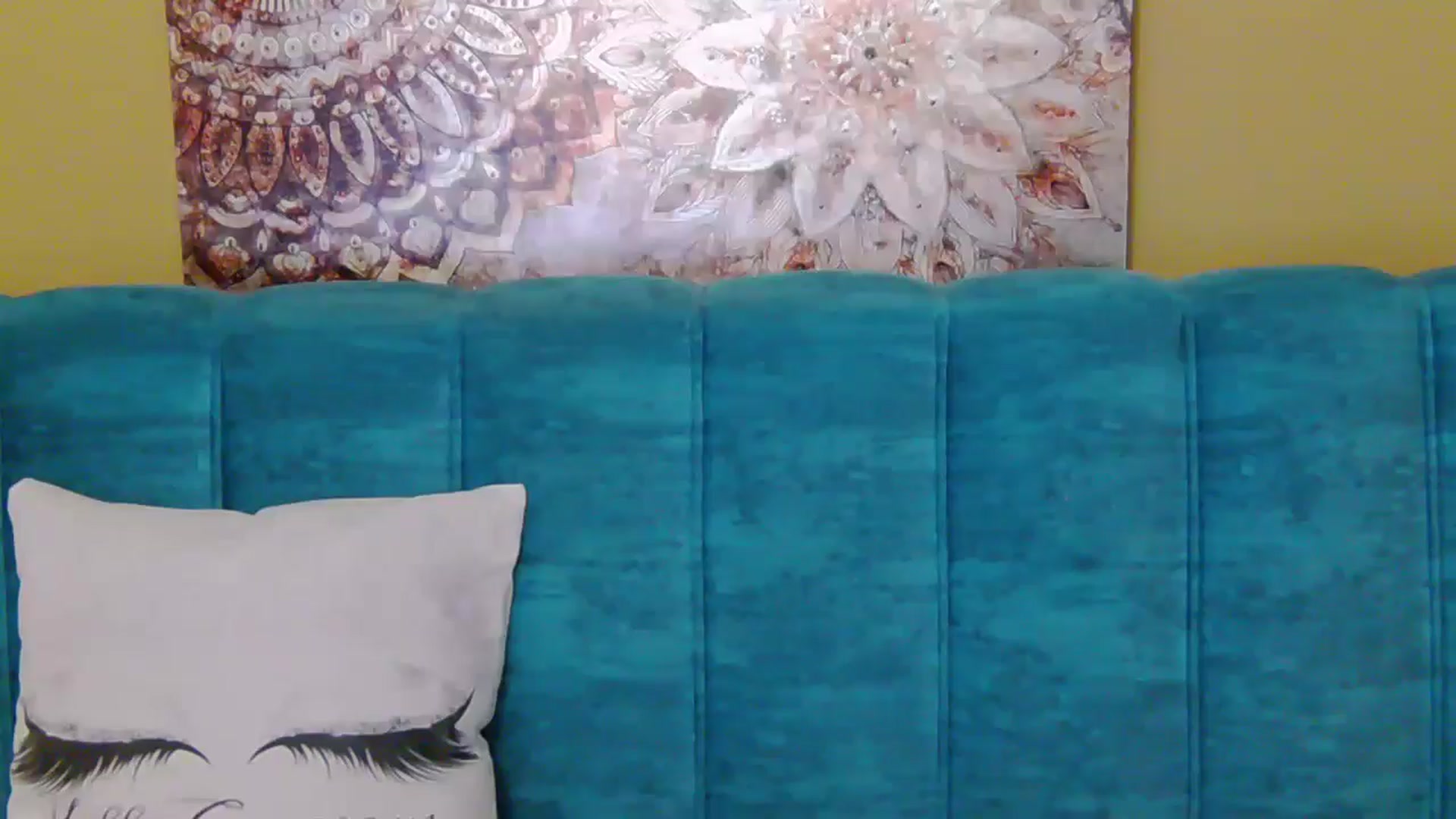 Gallery image thumbnail from ForeverChic's myfreecams stream on, 12/20/2024, 13:40 image 18 of 20