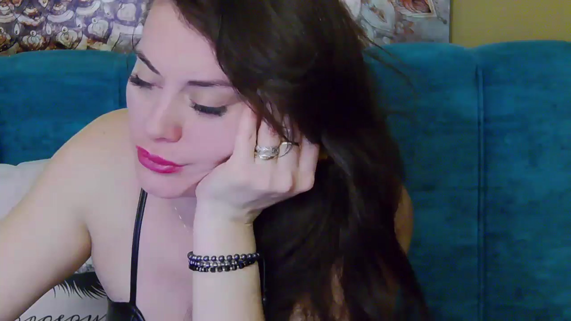 Gallery image thumbnail from ForeverChic's myfreecams stream on, 12/20/2024, 13:40 image 3 of 20