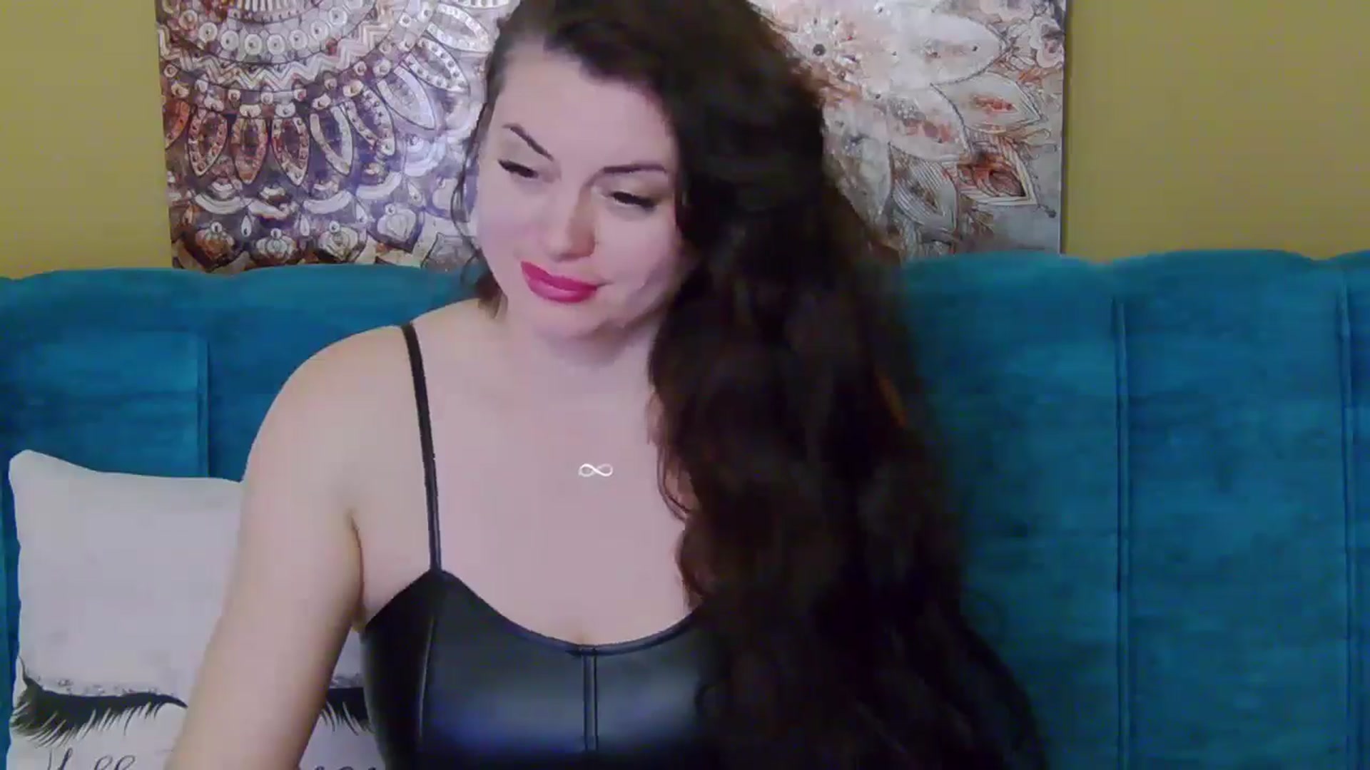 Gallery image thumbnail from ForeverChic's myfreecams stream on, 12/20/2024, 13:40 image 11 of 20