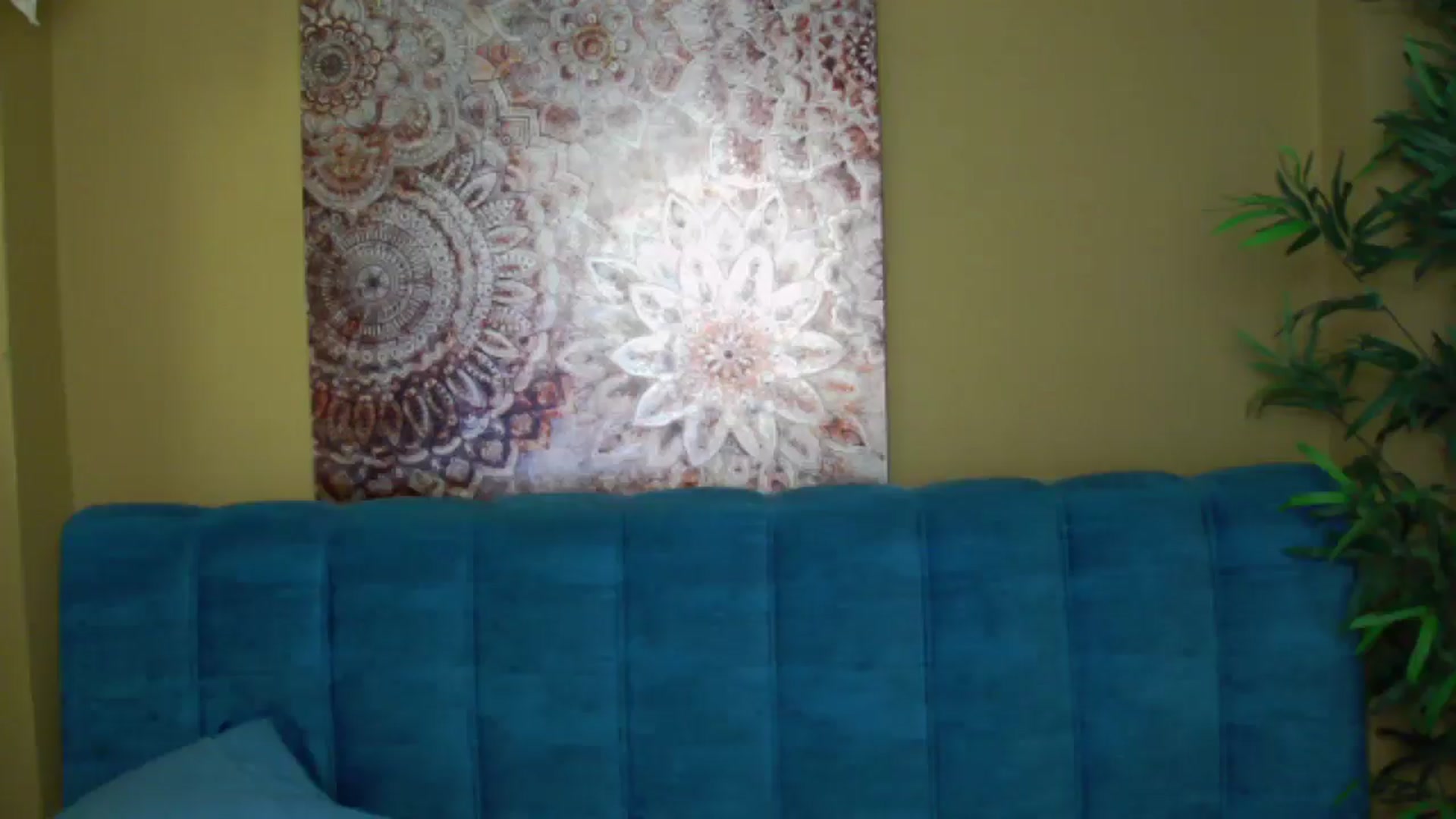 Gallery image thumbnail from ForeverChic's myfreecams stream on, 01/03/2025, 06:47 image 16 of 20