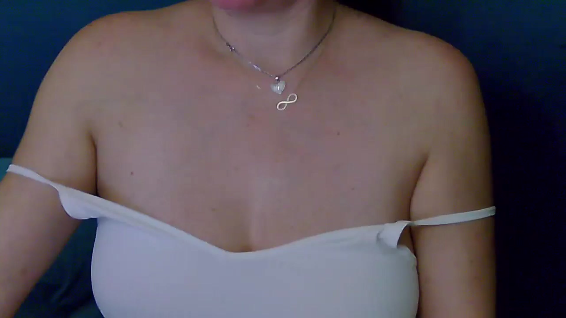 Gallery image thumbnail from ForeverChic's myfreecams stream on, 01/04/2025, 10:02 image 17 of 20