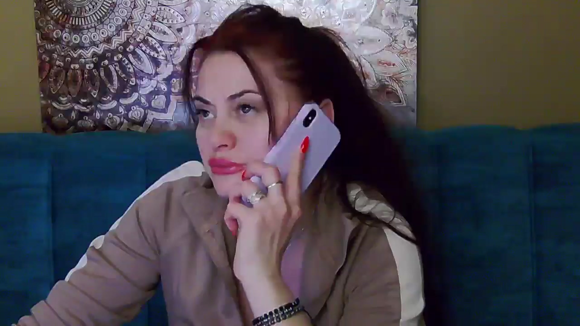 Gallery image thumbnail from ForeverChic's myfreecams stream on, 01/08/2025, 15:53 image 11 of 20