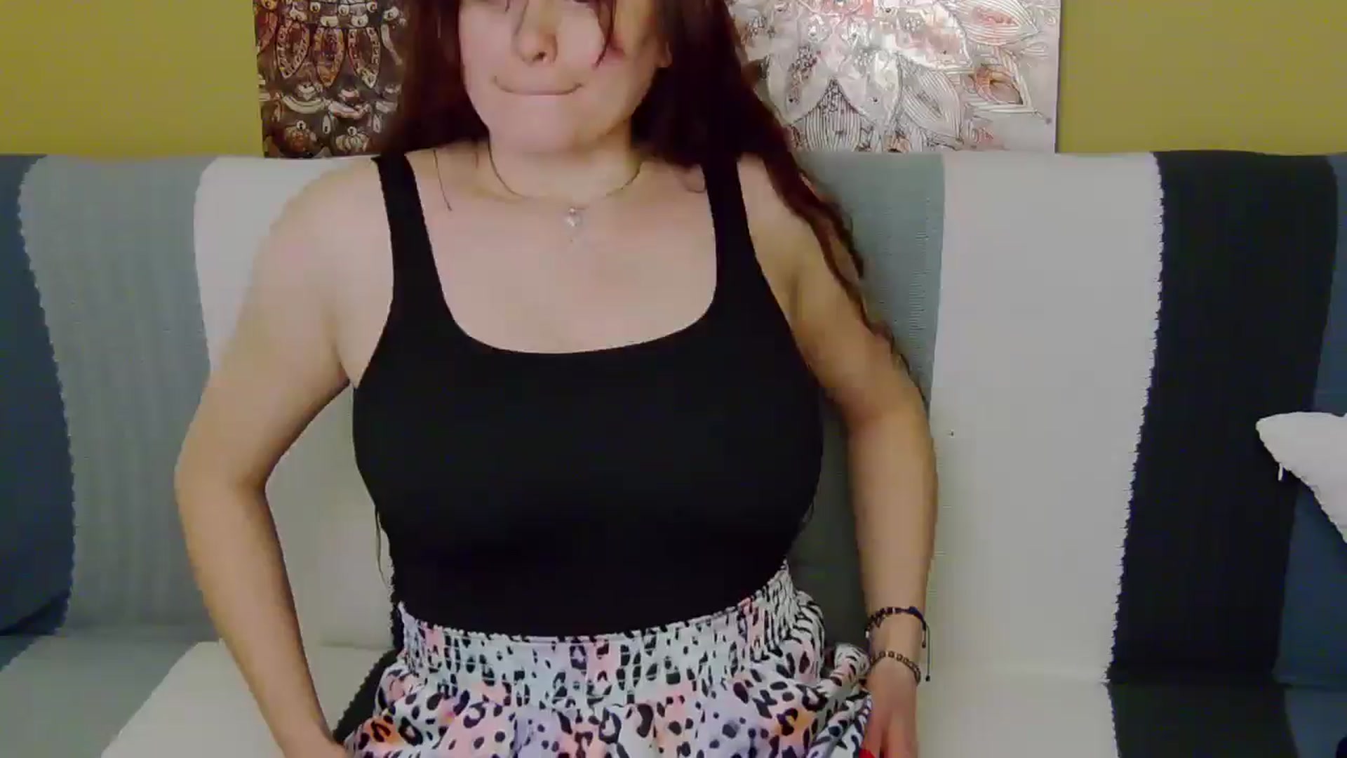 Gallery image thumbnail from ForeverChic's myfreecams stream on, 01/18/2025, 07:52 image 10 of 20