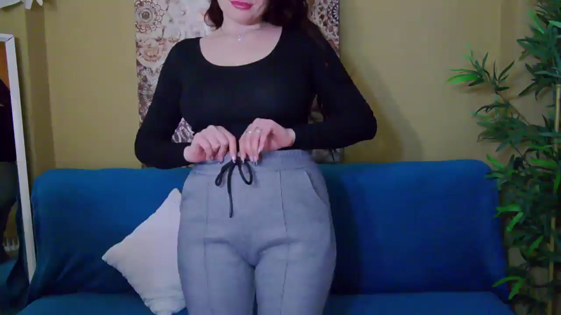 Gallery image thumbnail from ForeverChic's myfreecams stream on, 02/13/2025, 10:33 image 7 of 20