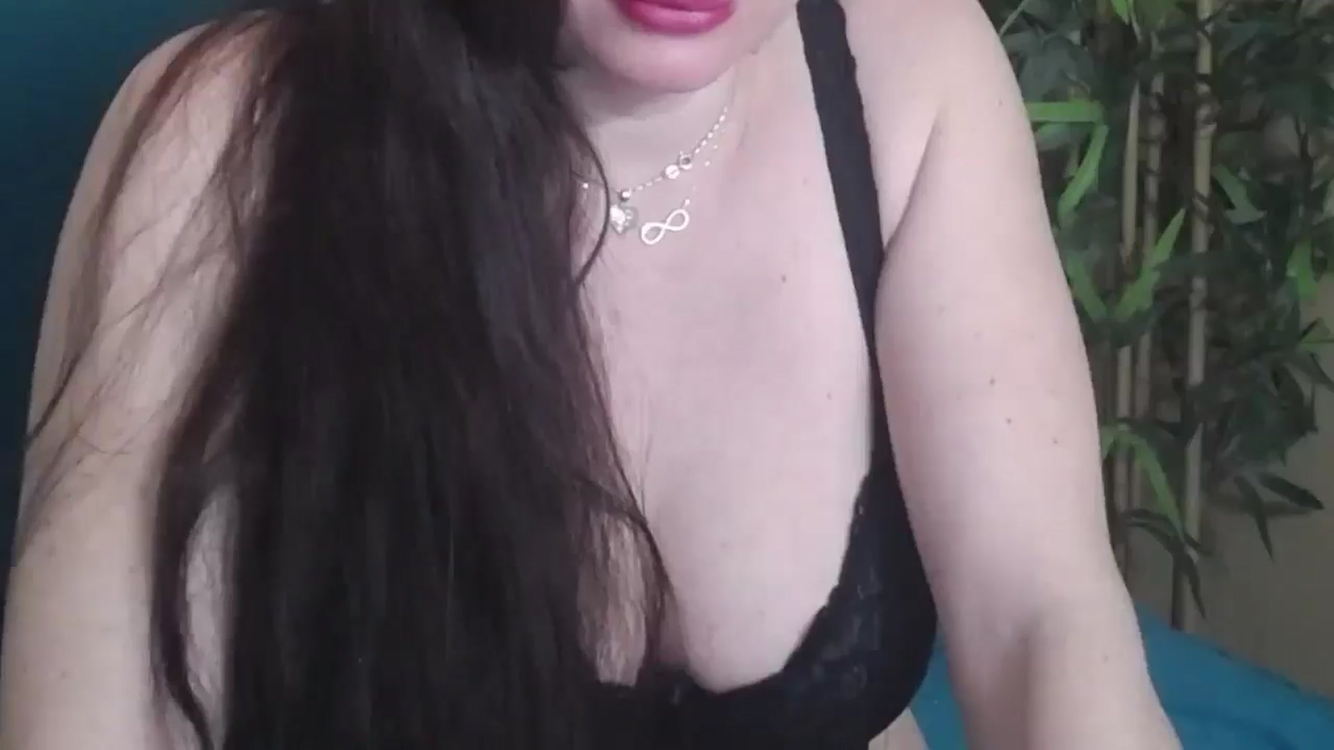 Gallery image thumbnail from ForeverChic's myfreecams stream on, 02/19/2025, 09:38 image 15 of 20