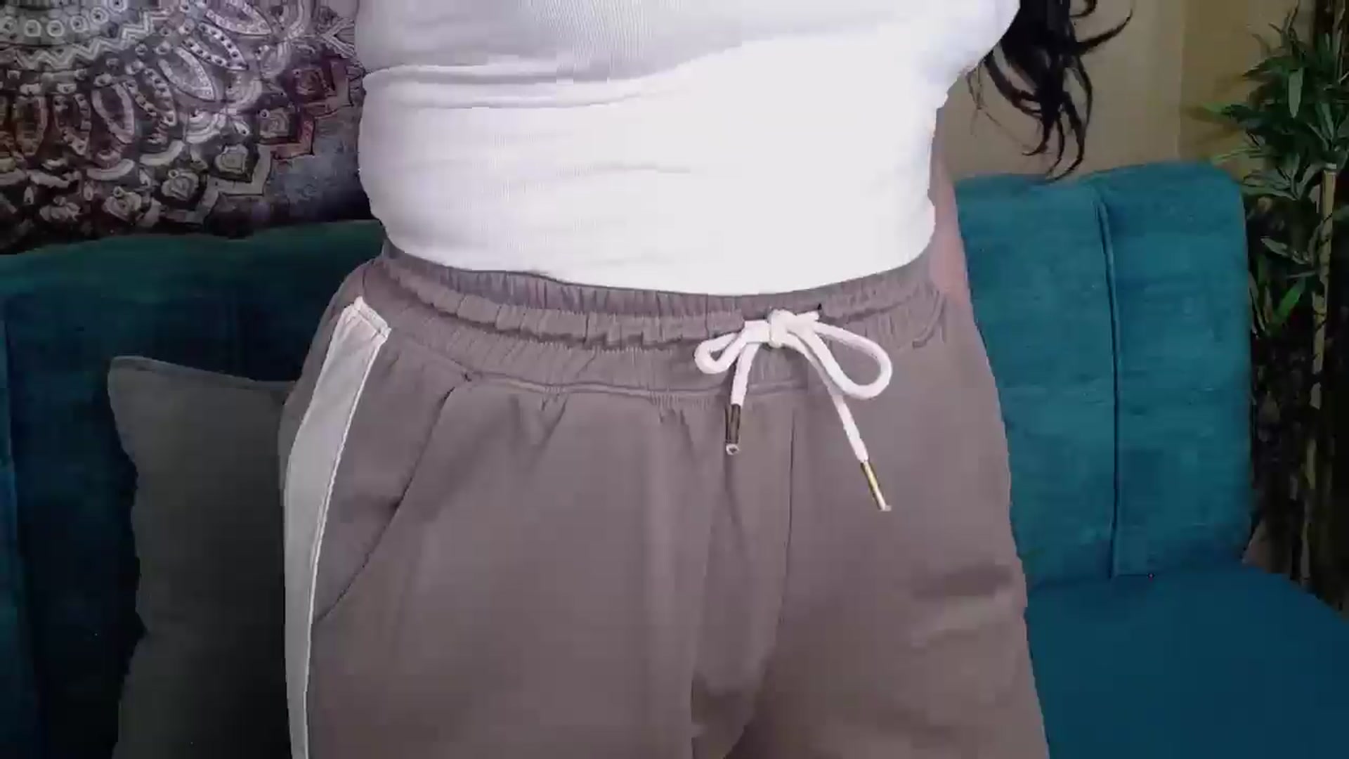 Gallery image thumbnail from ForeverChic's myfreecams stream on, 04/25/2025, 07:52 image 15 of 20