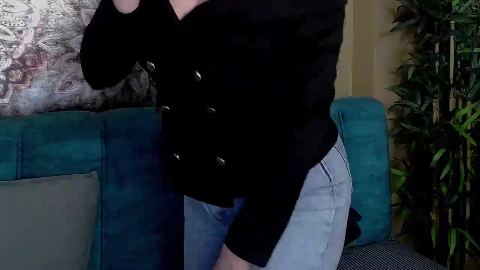 Gallery image thumbnail from ForeverChic's myfreecams stream on, 04/28/2025, 11:58 image 6 of 20