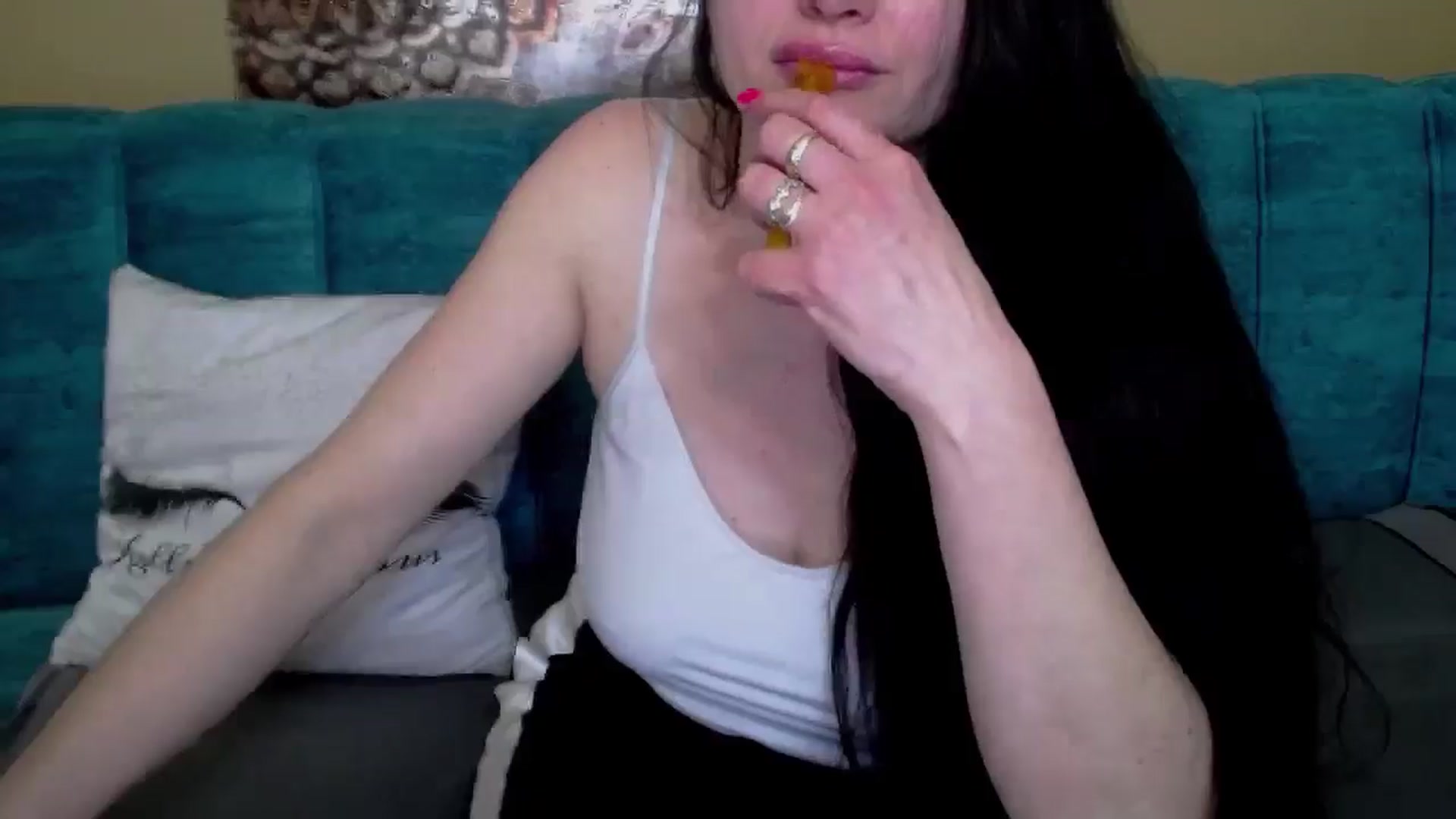 Gallery image thumbnail from ForeverChic's myfreecams stream on, 05/13/2025, 09:48 image 16 of 20