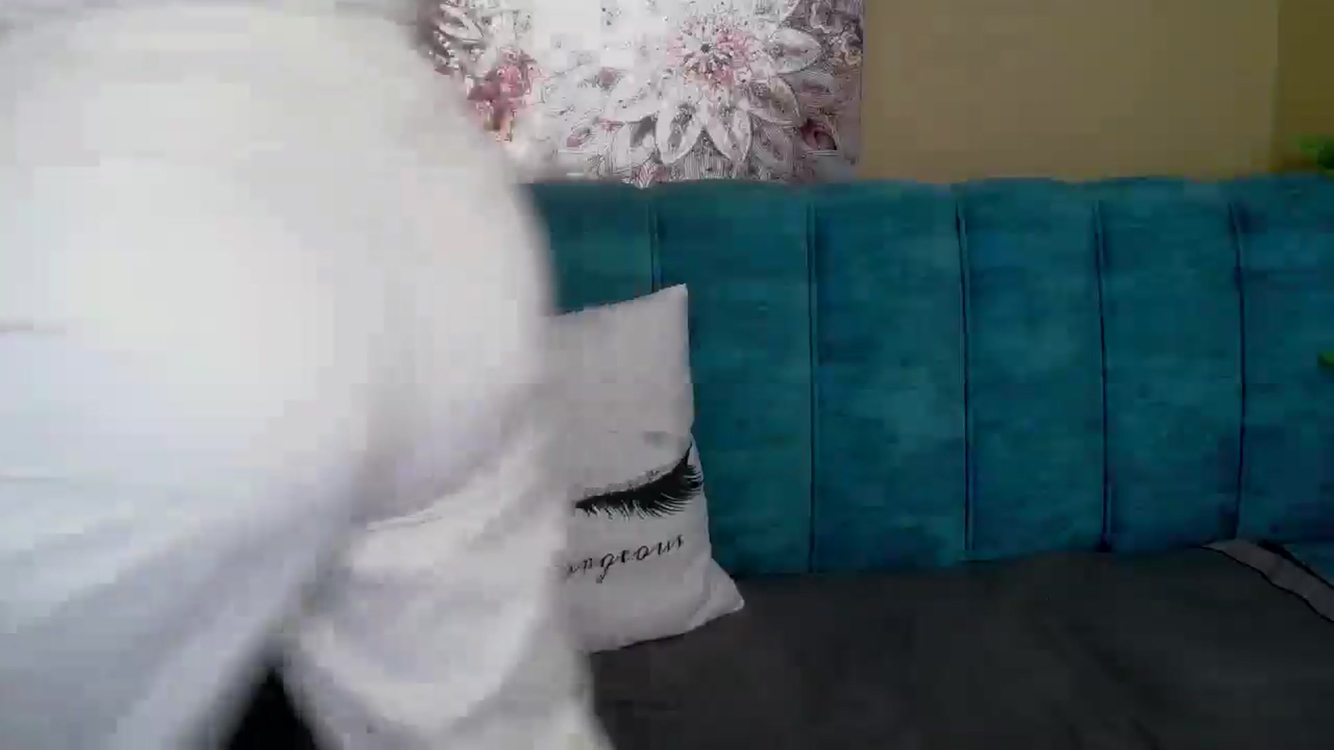 Gallery image thumbnail from ForeverChic's myfreecams stream on, 05/14/2025, 07:32 image 16 of 20