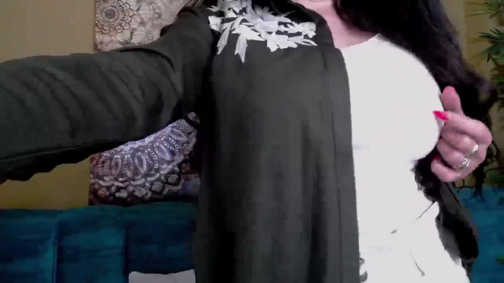 Gallery image thumbnail from ForeverChic's myfreecams stream on, 05/14/2025, 07:32 image 3 of 20