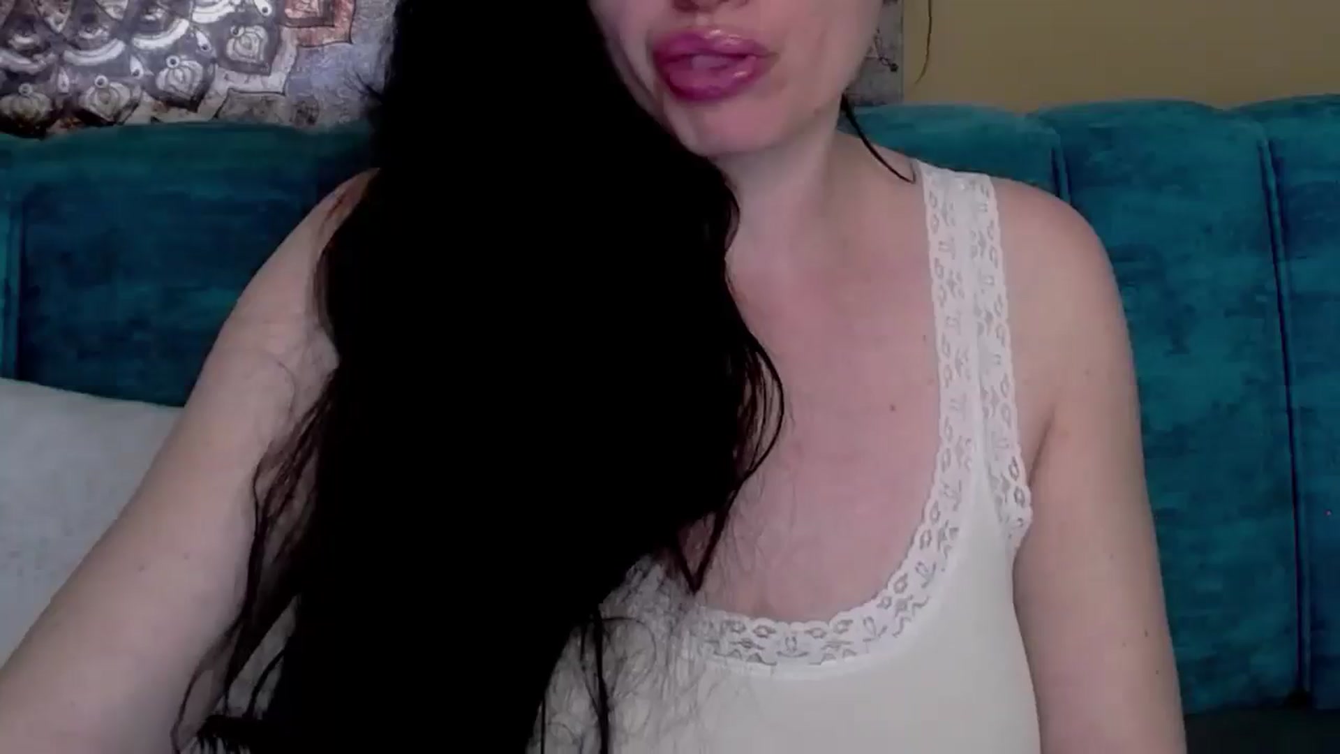 Gallery image thumbnail from ForeverChic's myfreecams stream on, 05/14/2025, 09:32 image 6 of 20