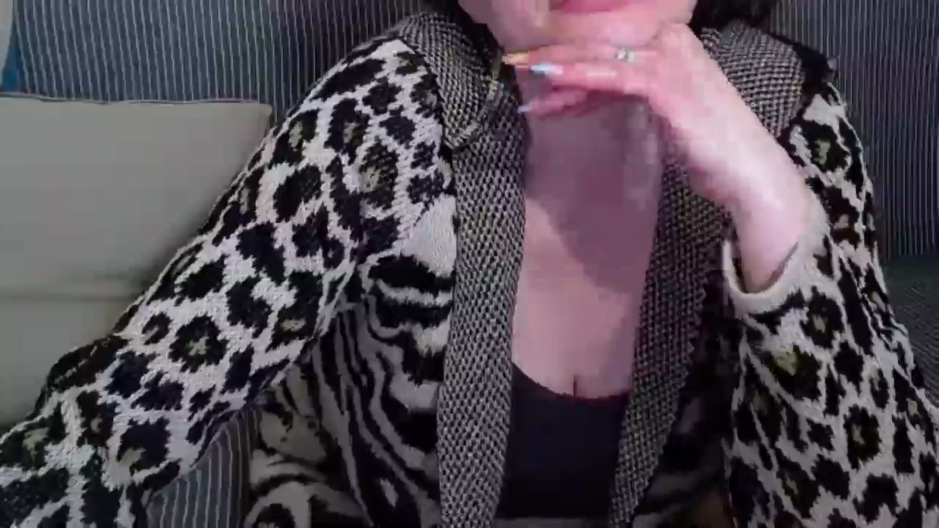 Gallery image thumbnail from ForeverChic's myfreecams stream on, 05/28/2025, 11:34 image 16 of 20