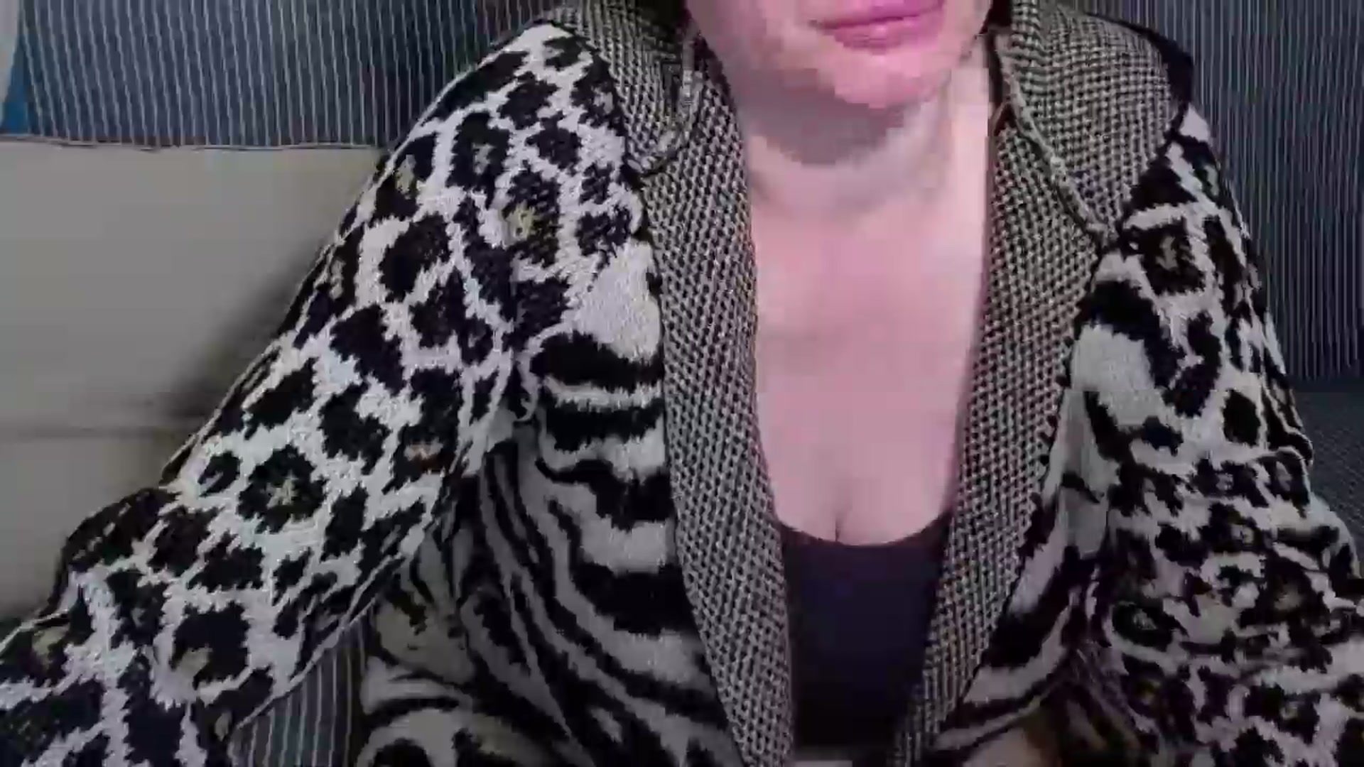 Gallery image thumbnail from ForeverChic's myfreecams stream on, 05/28/2025, 11:34 image 11 of 20