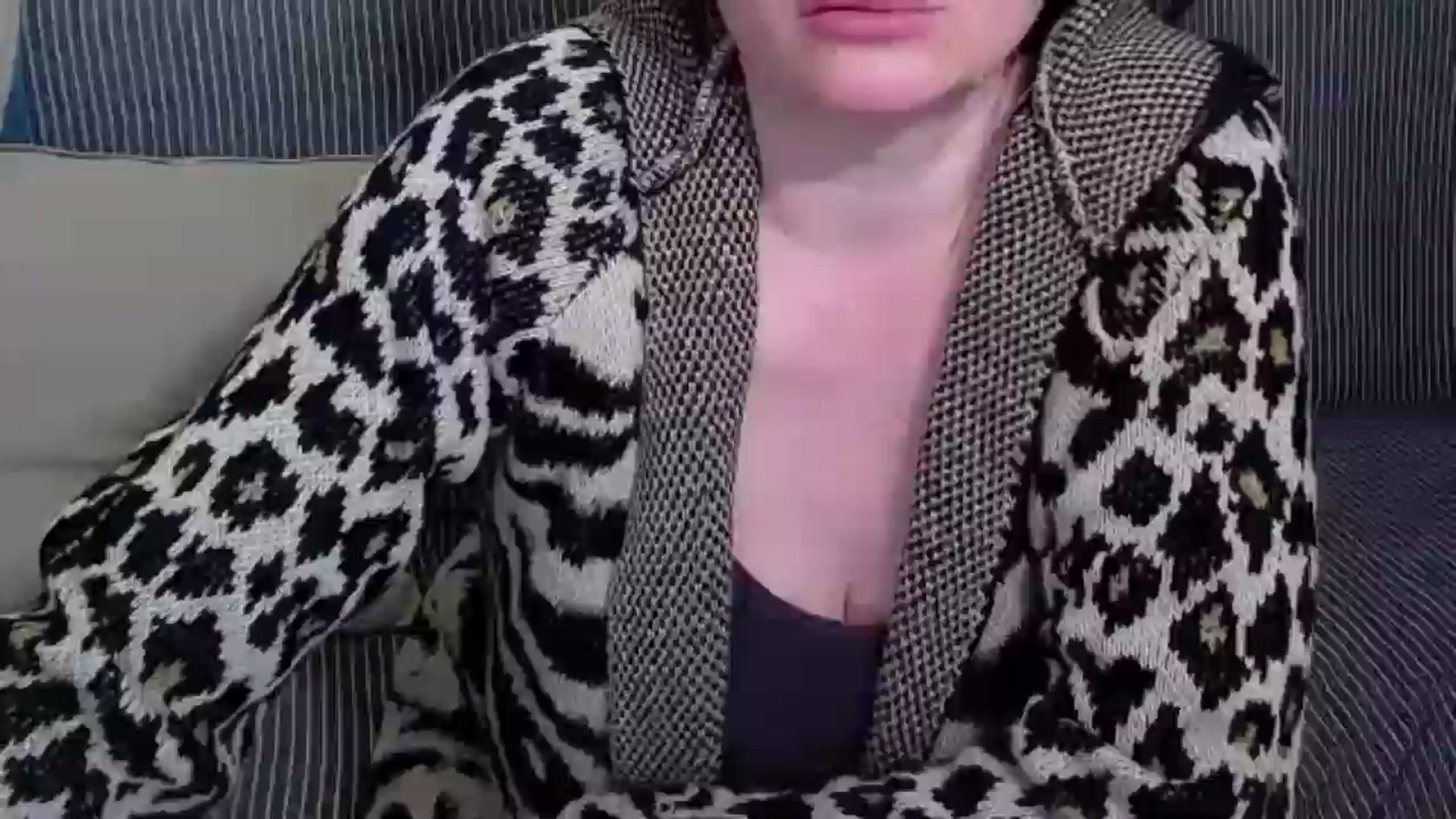 Gallery image thumbnail from ForeverChic's myfreecams stream on, 05/28/2025, 11:34 image 3 of 20