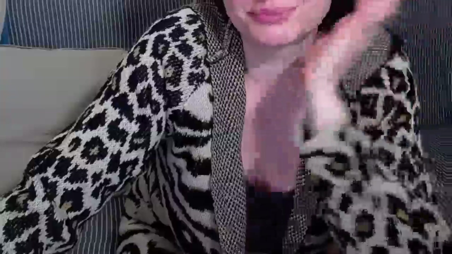 Gallery image thumbnail from ForeverChic's myfreecams stream on, 05/28/2025, 11:34 image 13 of 20