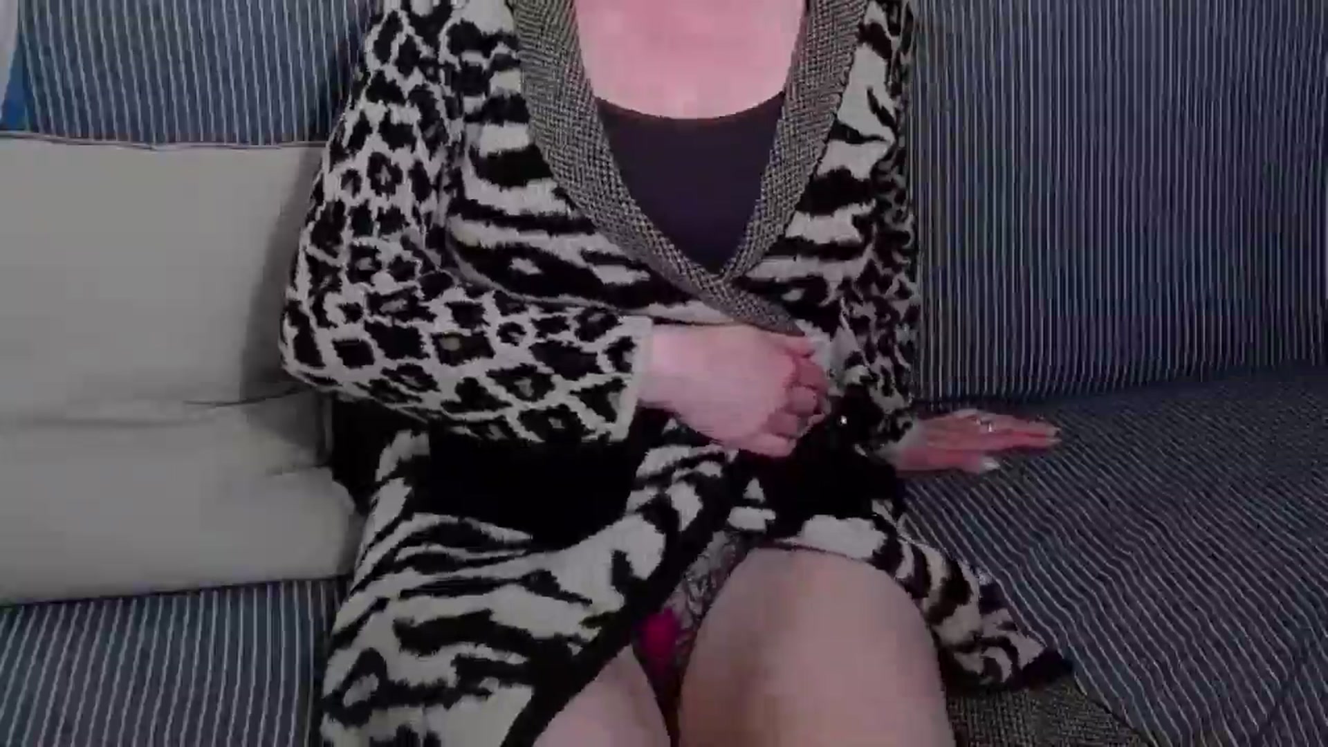 Gallery image thumbnail from ForeverChic's myfreecams stream on, 05/28/2025, 11:34 image 8 of 20