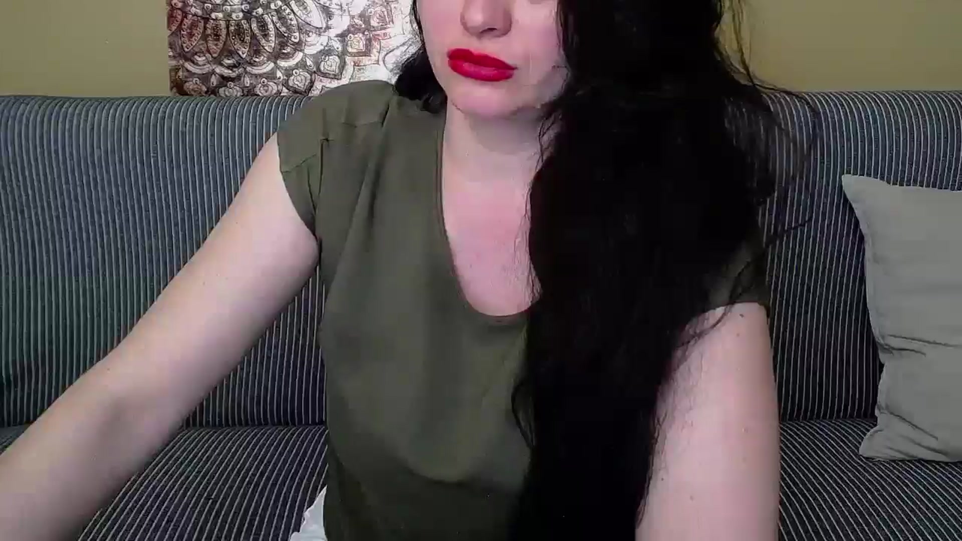 Gallery image thumbnail from ForeverChic's myfreecams stream on, 06/05/2025, 07:27 image 14 of 20