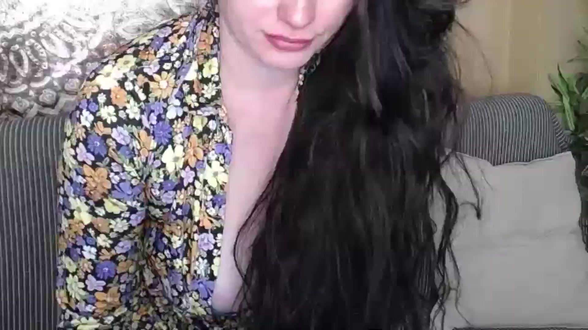 Gallery image thumbnail from ForeverChic's myfreecams stream on, 06/12/2025, 10:32 image 14 of 20