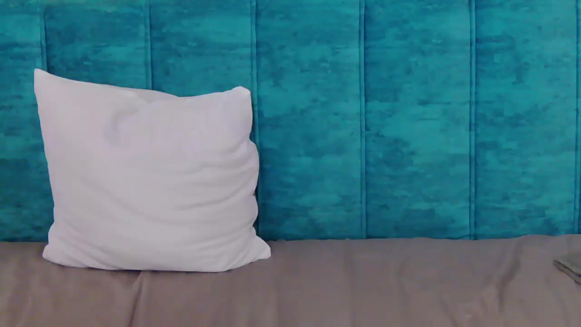 Gallery image thumbnail from ForeverChic's myfreecams stream on, 08/04/2025, 07:28 image 7 of 20