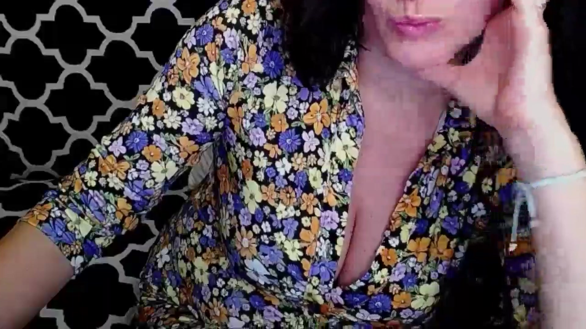 Gallery image thumbnail from ForeverChic's myfreecams stream on, 08/29/2025, 07:59 image 12 of 20