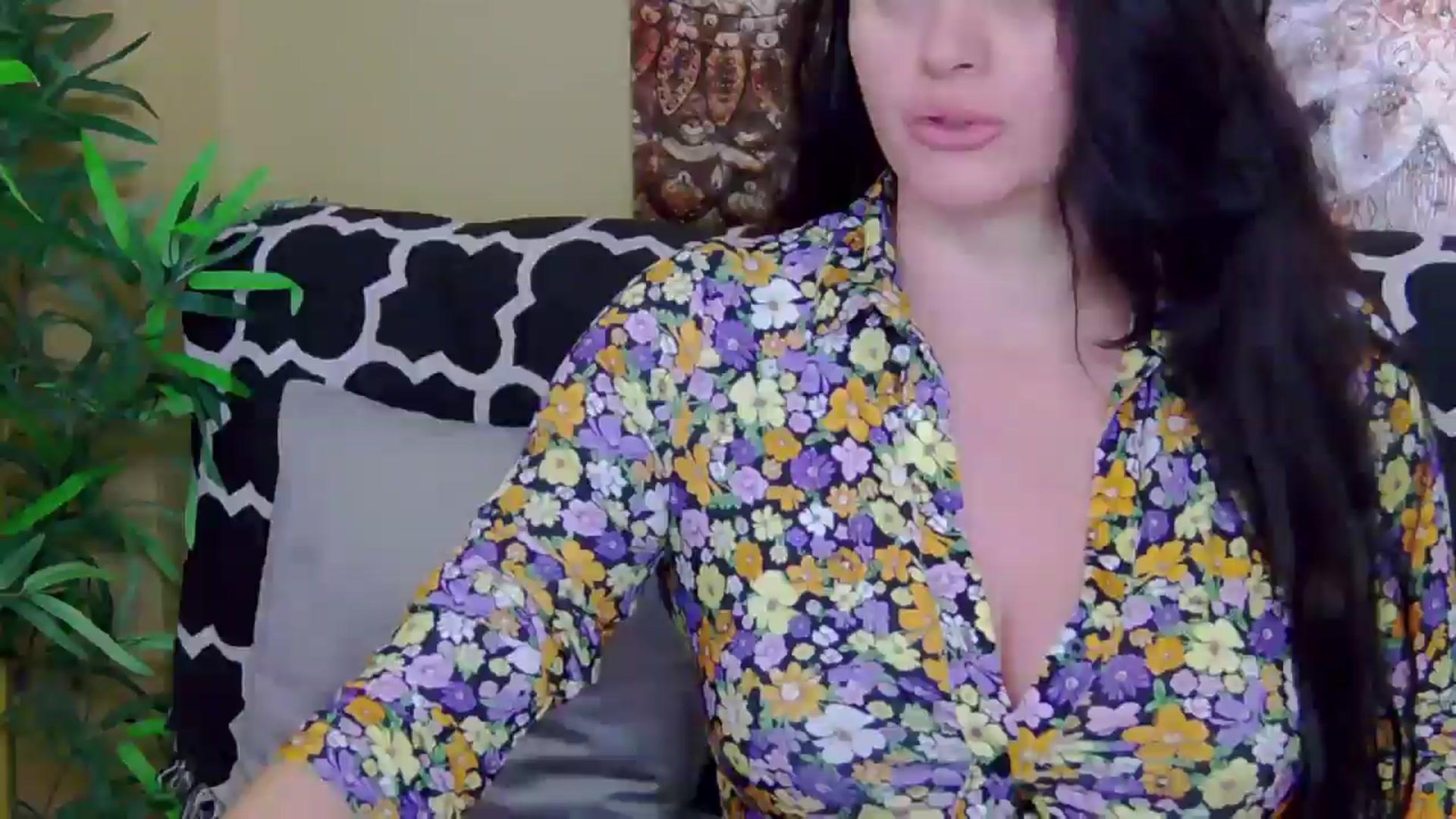 Gallery image thumbnail from ForeverChic's myfreecams stream on, 09/12/2025, 10:33 image 4 of 20