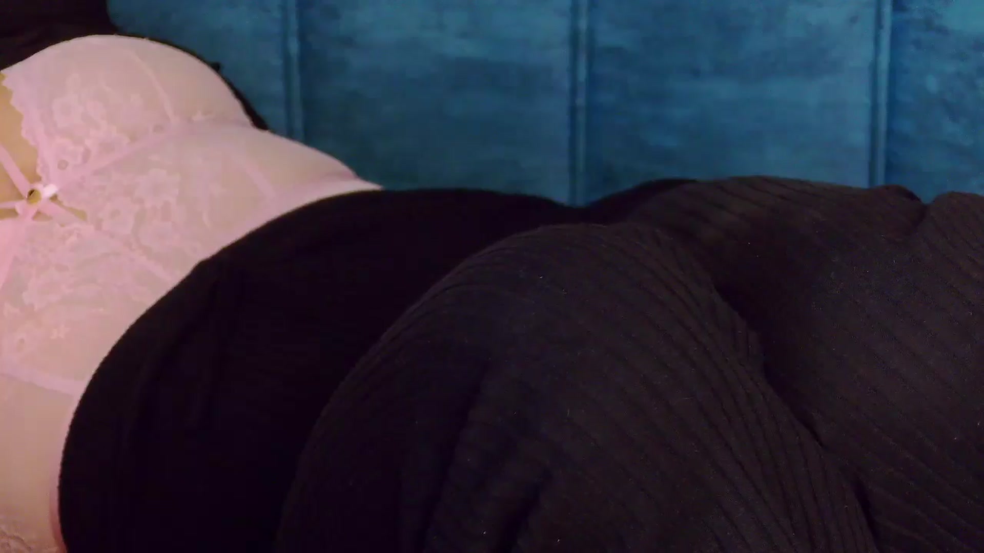 Gallery image thumbnail from ForeverChic's myfreecams stream on, 10/27/2025, 13:00 image 5 of 20