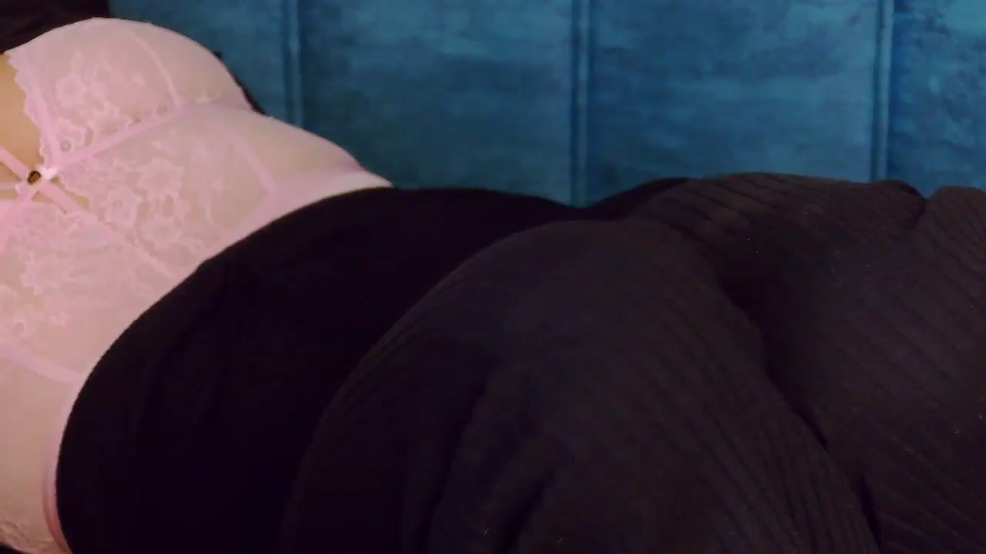 Gallery image thumbnail from ForeverChic's myfreecams stream on, 10/27/2025, 13:00 image 4 of 20