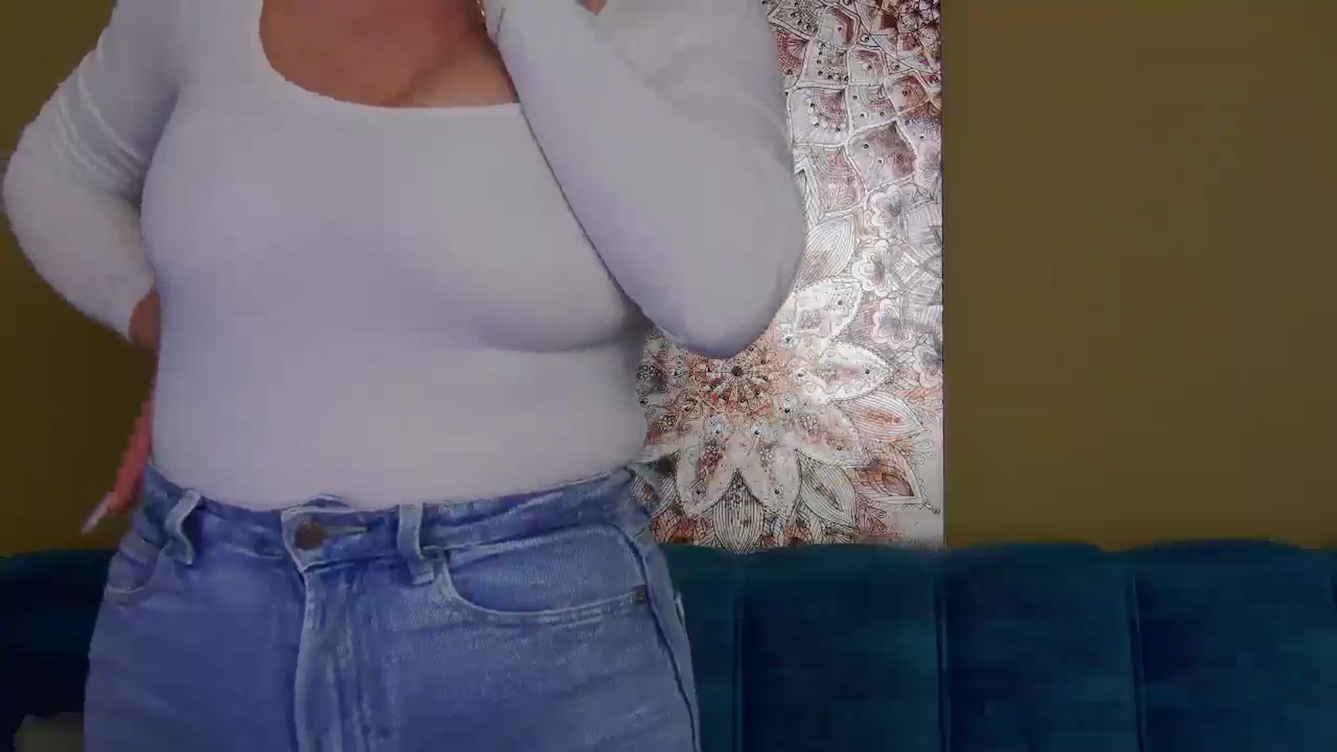 Gallery image thumbnail from ForeverChic's myfreecams stream on, 10/28/2025, 08:24 image 14 of 20