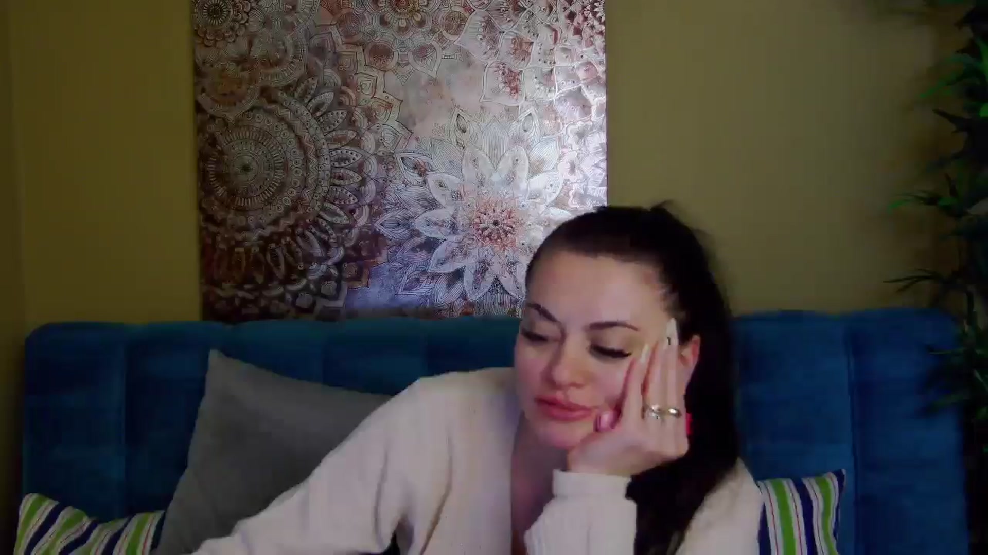Gallery image thumbnail from ForeverChic's myfreecams stream on, 11/16/2025, 08:55 image 16 of 20