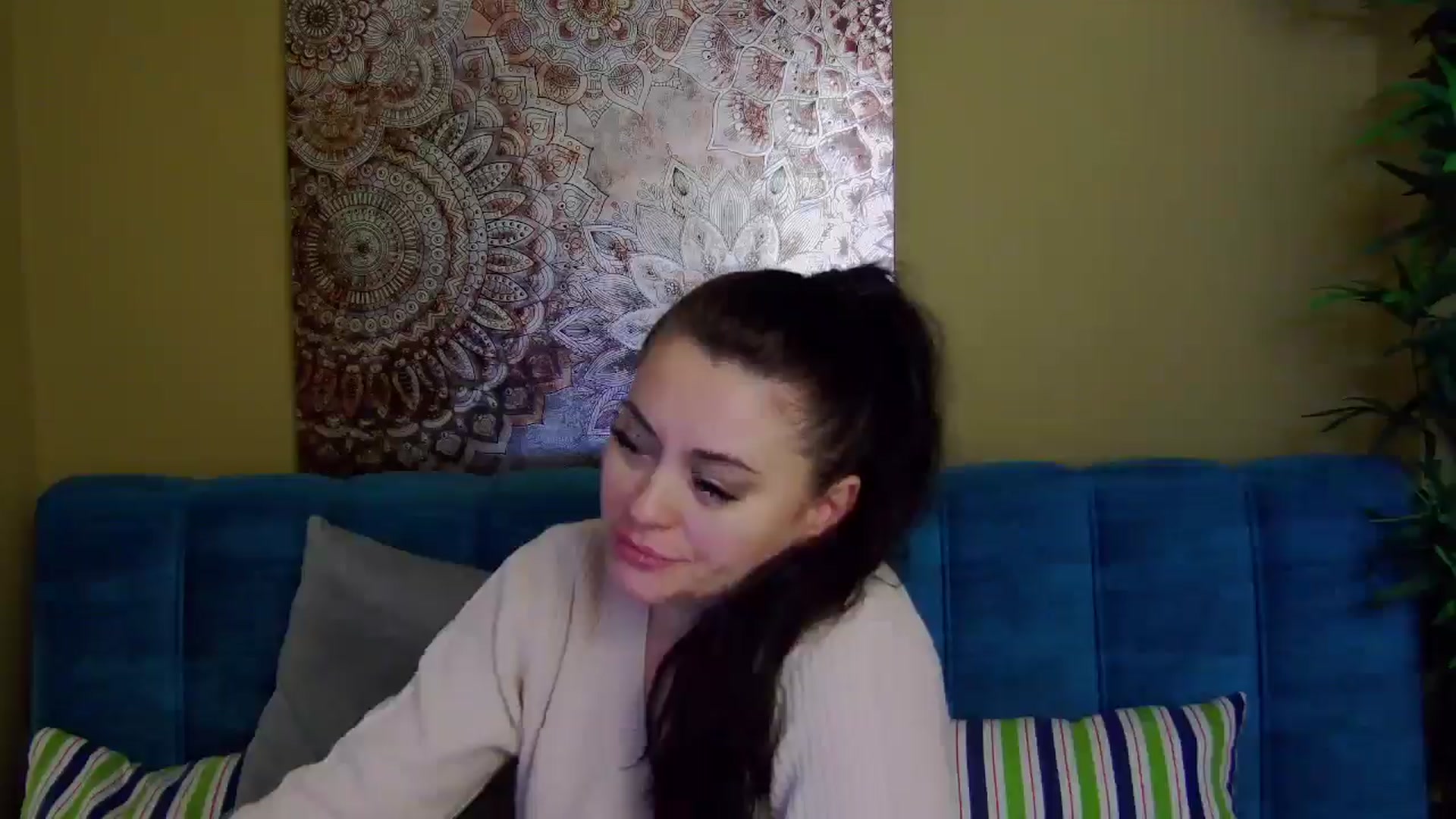 Gallery image thumbnail from ForeverChic's myfreecams stream on, 11/16/2025, 08:55 image 15 of 20