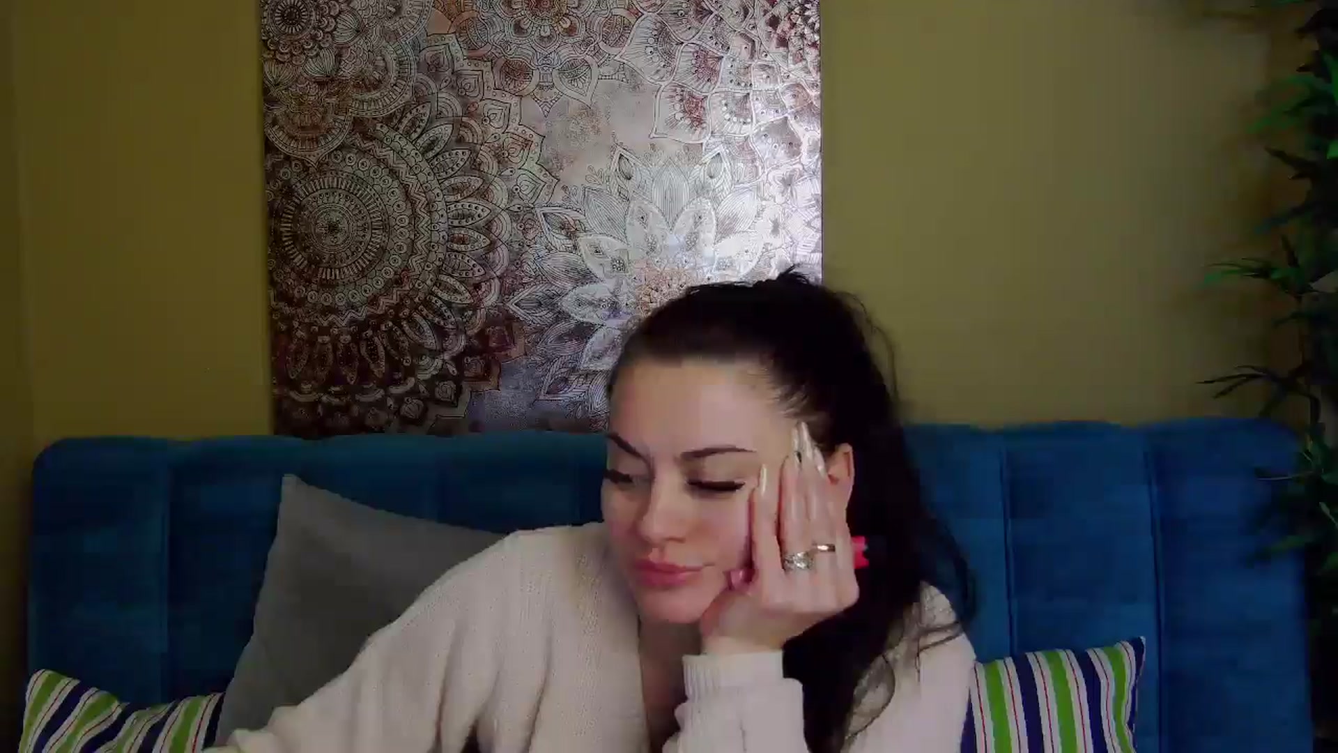Gallery image thumbnail from ForeverChic's myfreecams stream on, 11/16/2025, 08:55 image 10 of 20
