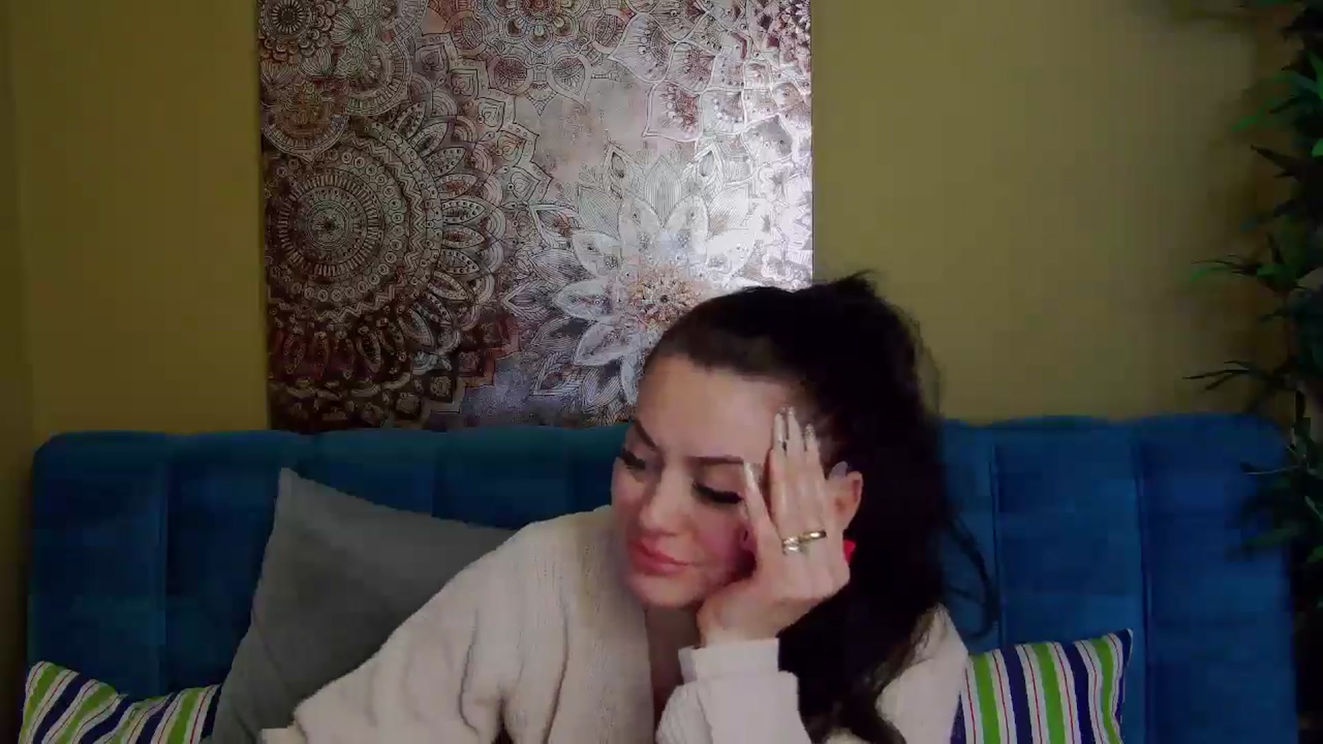 Gallery image thumbnail from ForeverChic's myfreecams stream on, 11/16/2025, 08:55 image 12 of 20