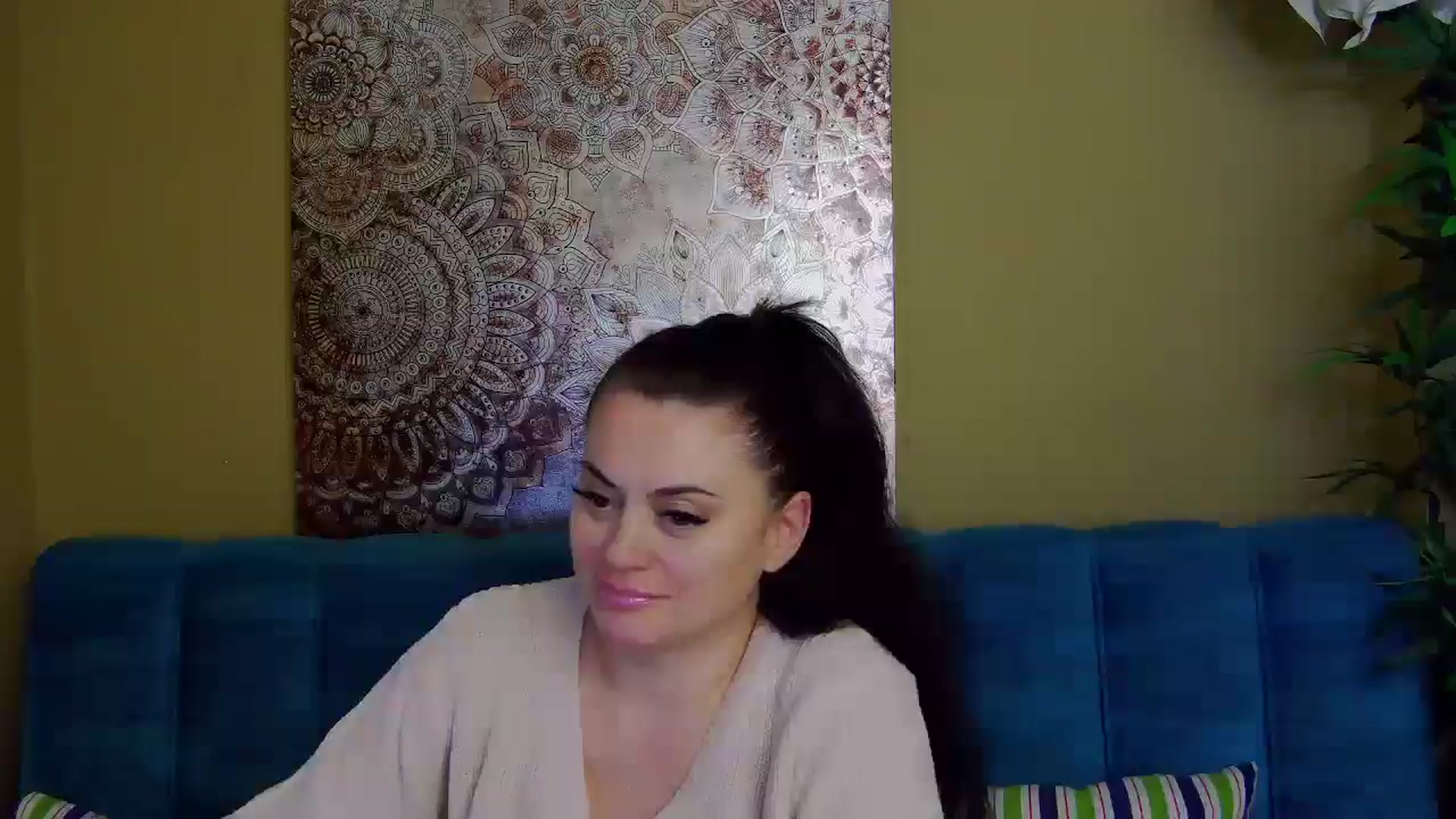 Gallery image thumbnail from ForeverChic's myfreecams stream on, 11/16/2025, 10:33 image 1 of 20