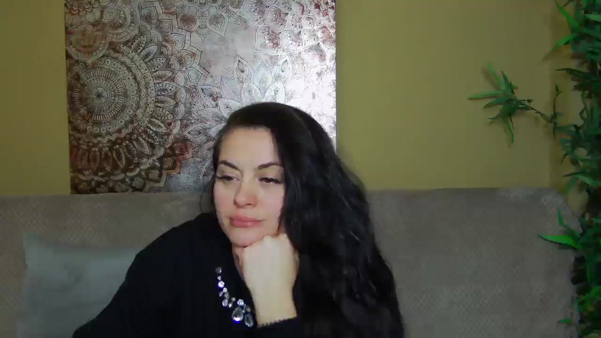 Gallery image thumbnail from ForeverChic's myfreecams stream on, 12/02/2025, 12:25 image 18 of 20
