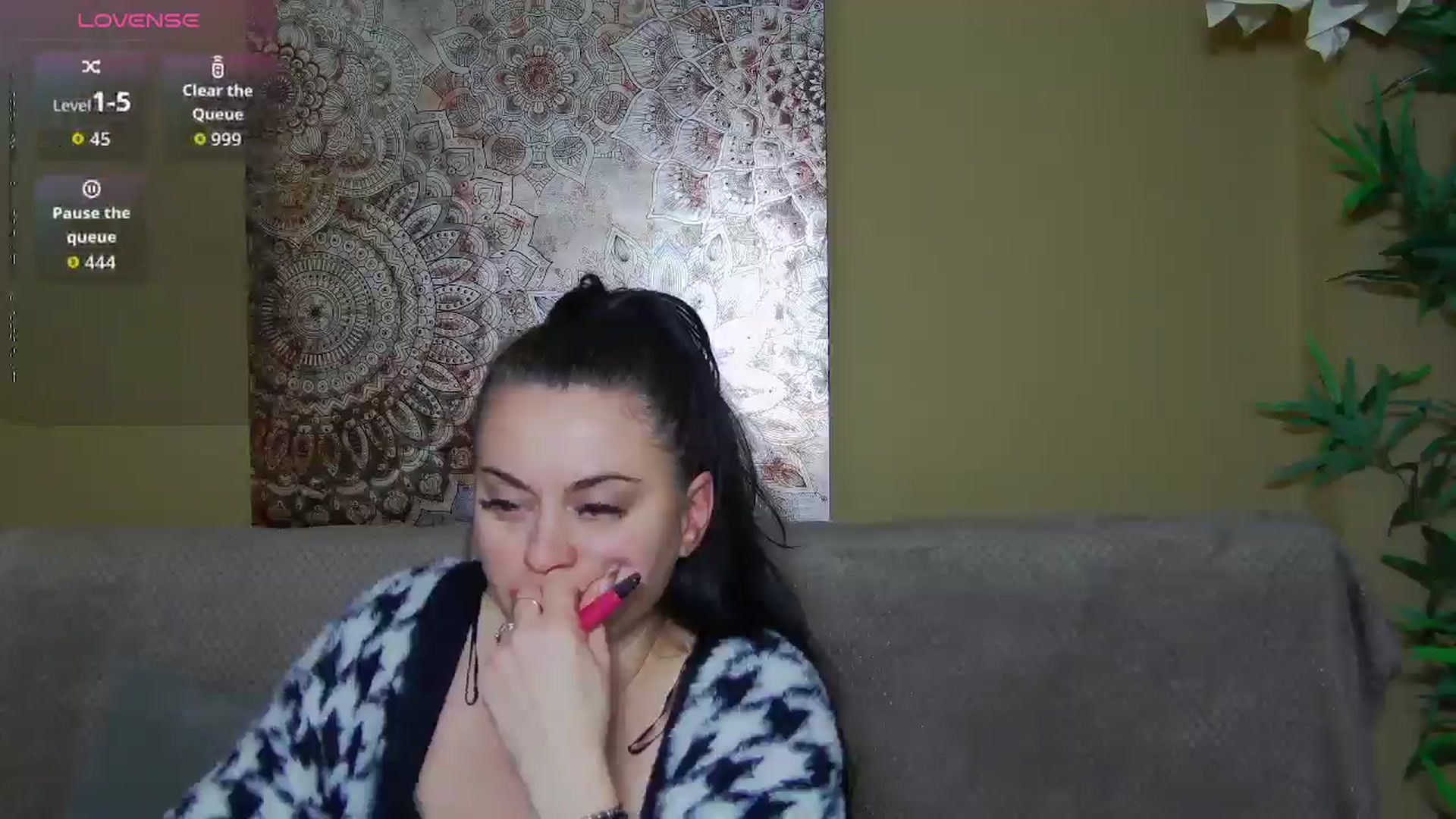 Gallery image thumbnail from ForeverChic's myfreecams stream on, 12/04/2025, 14:56 image 6 of 20