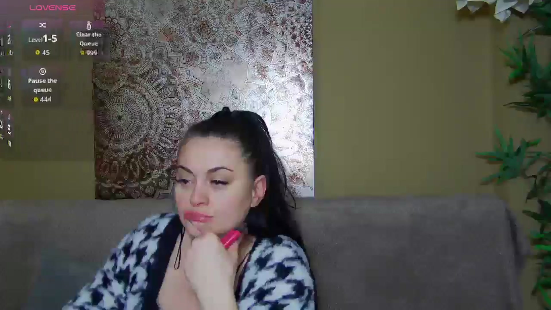 Gallery image thumbnail from ForeverChic's myfreecams stream on, 12/04/2025, 14:56 image 3 of 20
