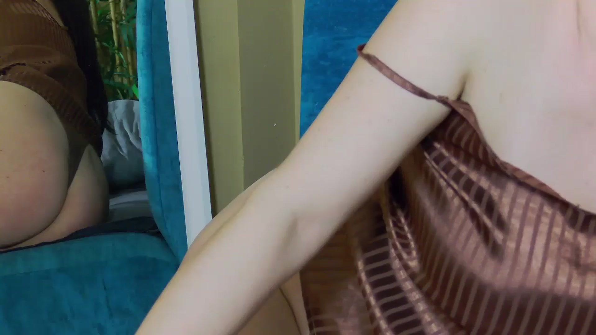 Gallery image thumbnail from ForeverChic's myfreecams stream on, 12/17/2025, 17:13 image 14 of 20