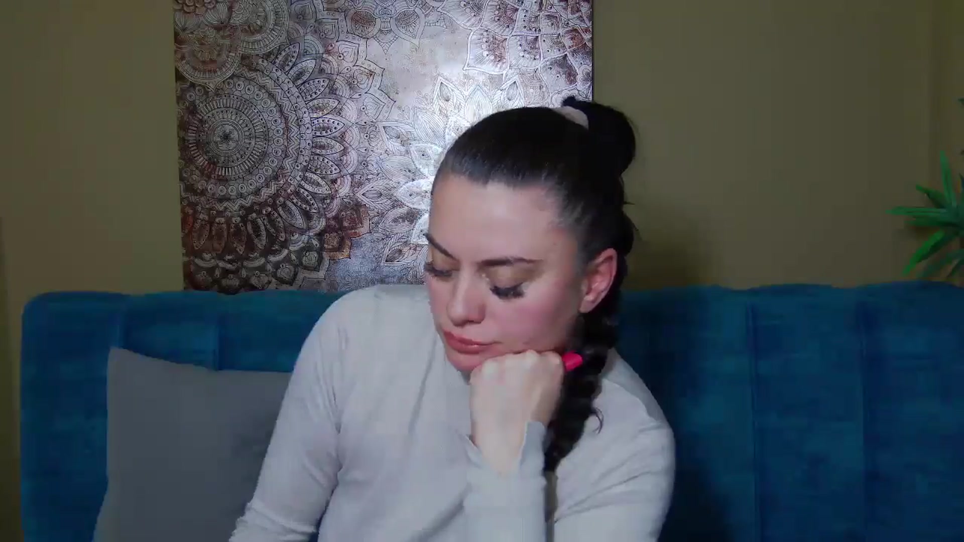 Gallery image thumbnail from ForeverChic's myfreecams stream on, 12/18/2025, 18:07 image 8 of 20