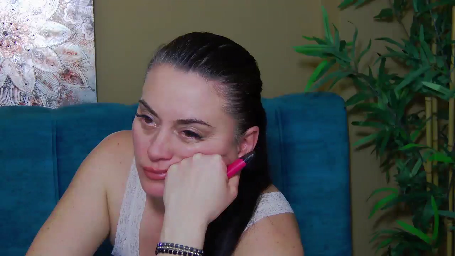 Gallery image thumbnail from ForeverChic's myfreecams stream on, 12/22/2025, 18:05 image 15 of 20