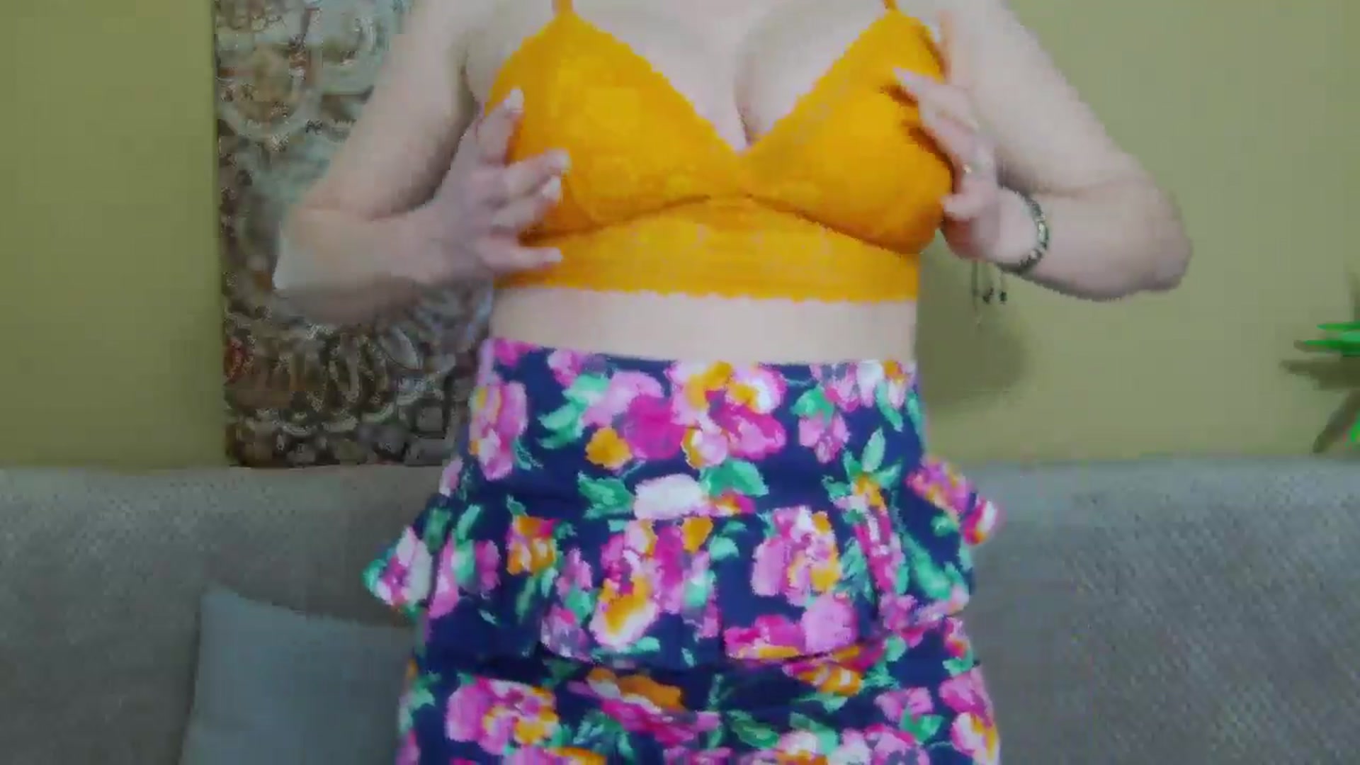 Gallery image thumbnail from ForeverChic's myfreecams stream on, 02/12/2026, 10:31 image 15 of 20