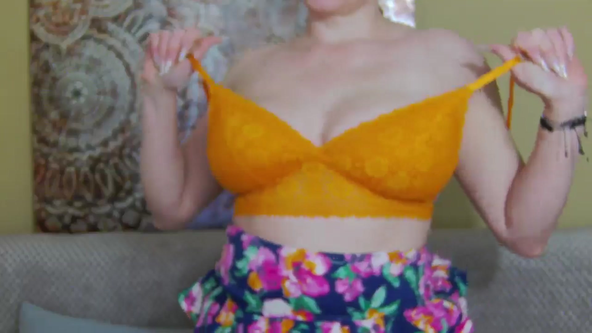 Gallery image thumbnail from ForeverChic's myfreecams stream on, 02/12/2026, 10:31 image 14 of 20