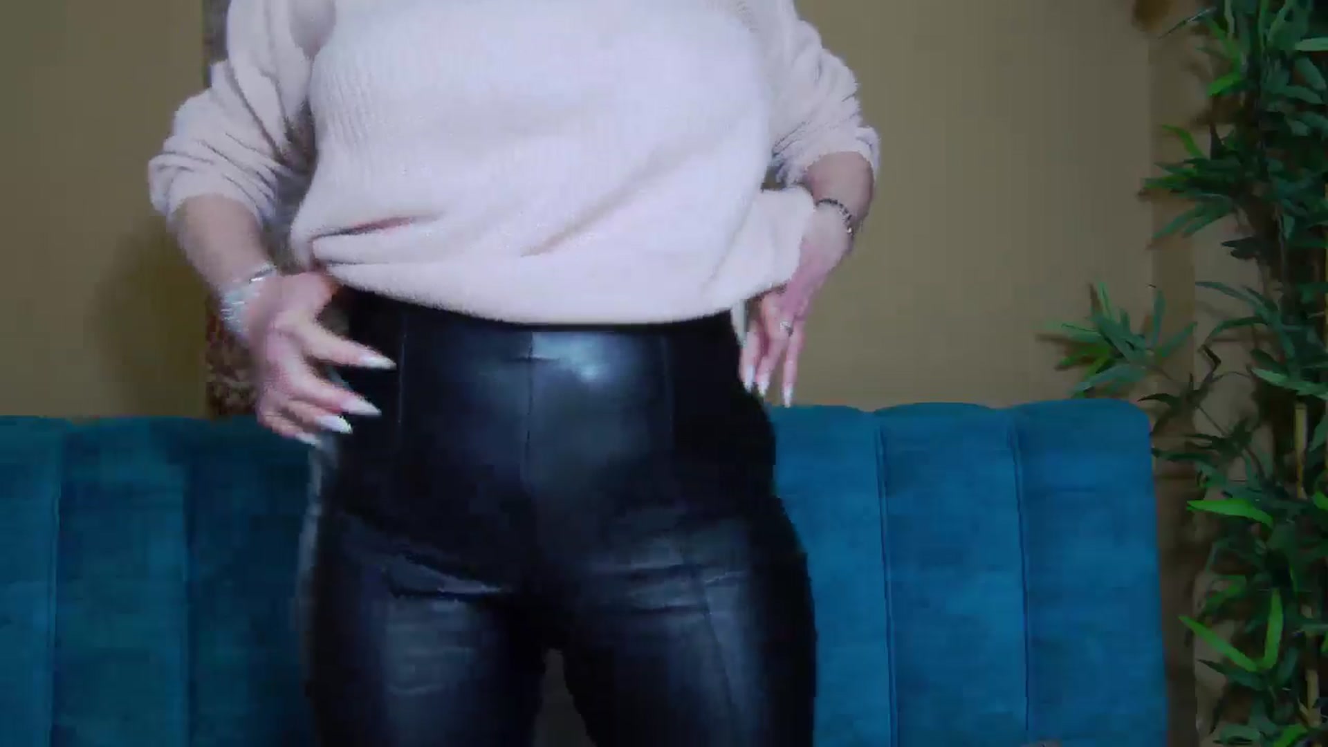 Gallery image thumbnail from ForeverChic's myfreecams stream on, 02/26/2026, 15:08 image 13 of 20